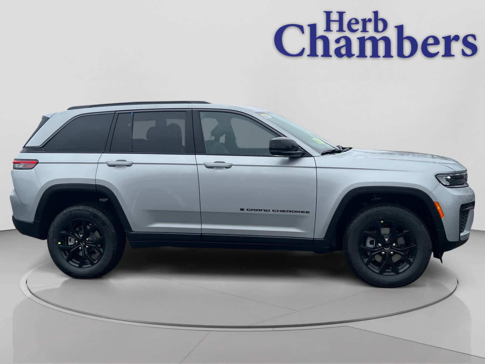 new 2026 Jeep Grand Cherokee car, priced at $48,170