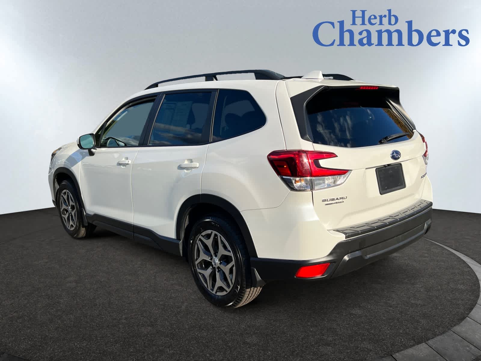 2020 Subaru Forester Premium photo 3
