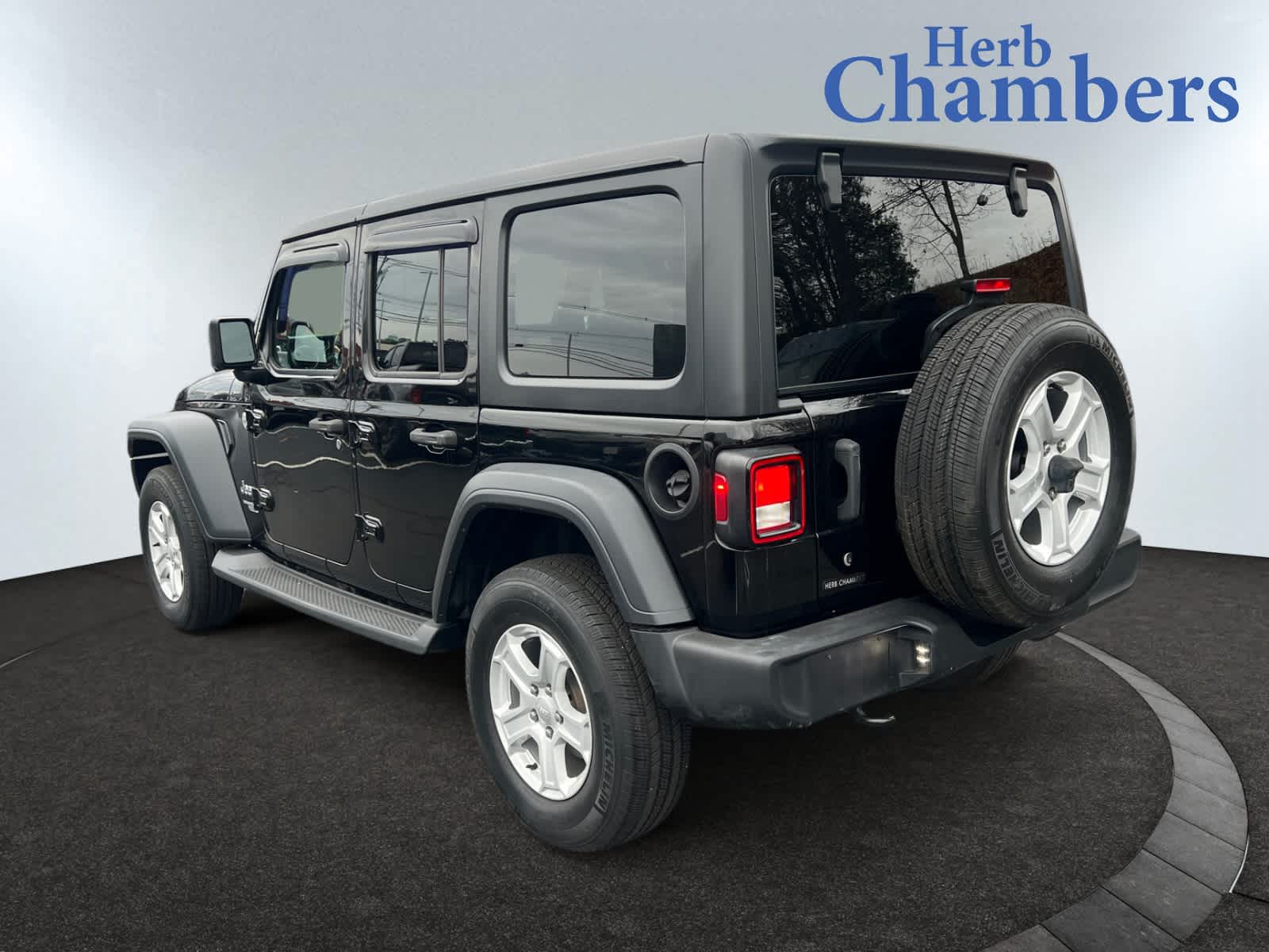 2018 Jeep Wrangler Sport S photo 3