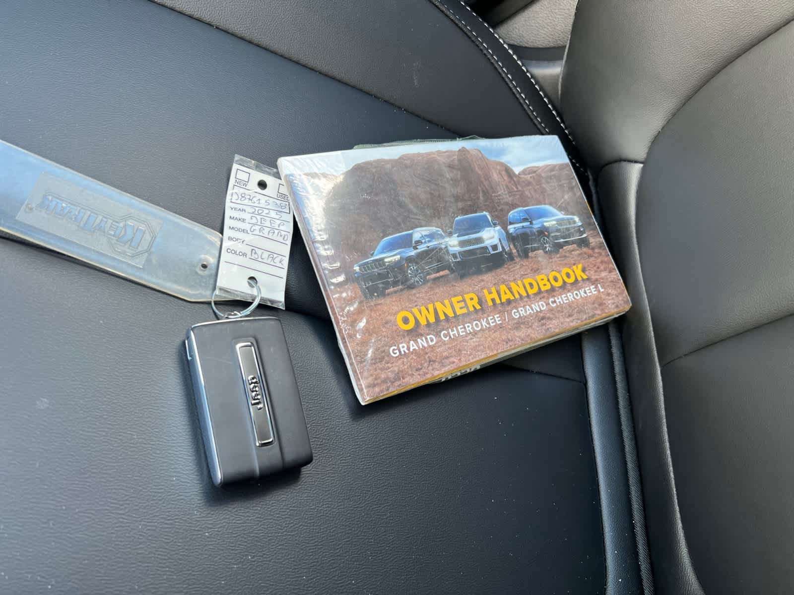 new 2025 Jeep Grand Cherokee car, priced at $47,405