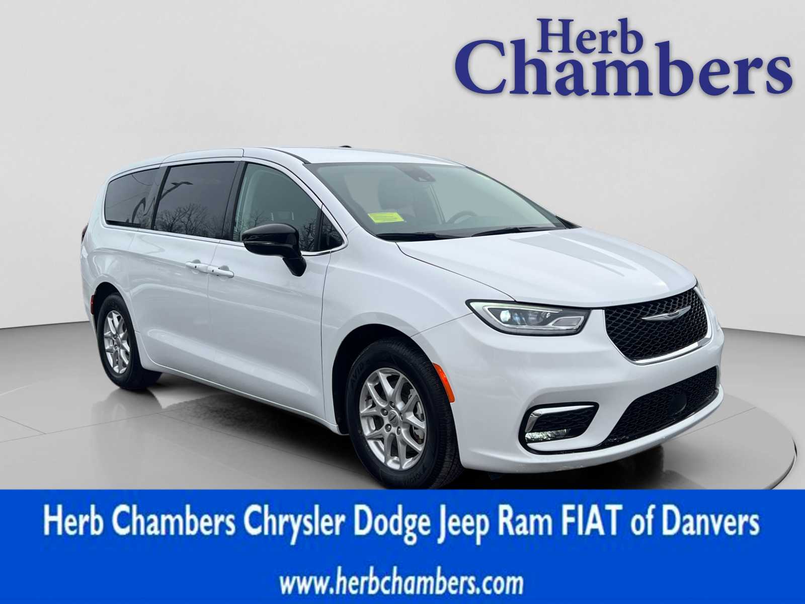 used 2024 Chrysler Pacifica car, priced at $33,497