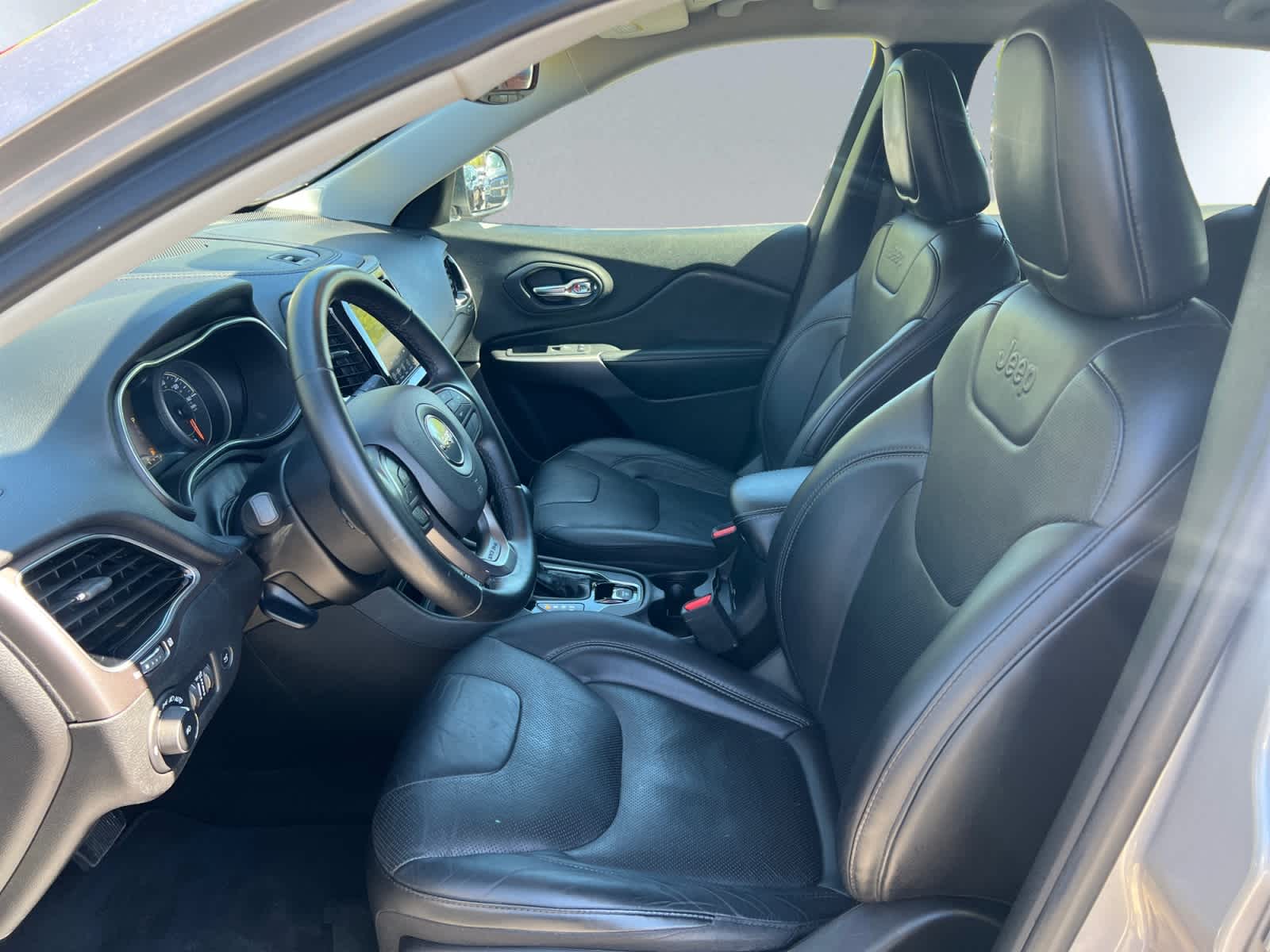 used 2019 Jeep Cherokee car, priced at $13,997