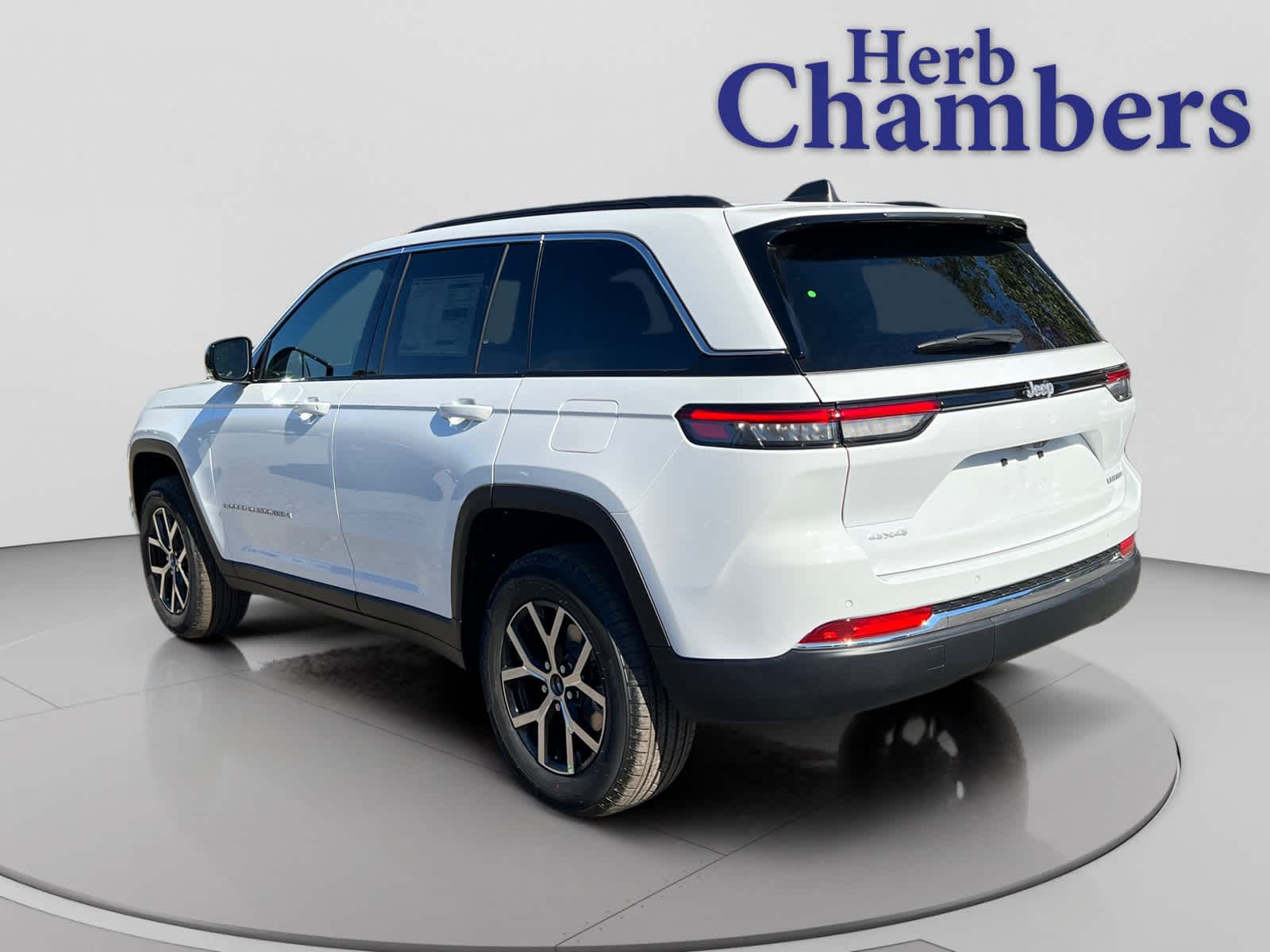 new 2025 Jeep Grand Cherokee car, priced at $47,810