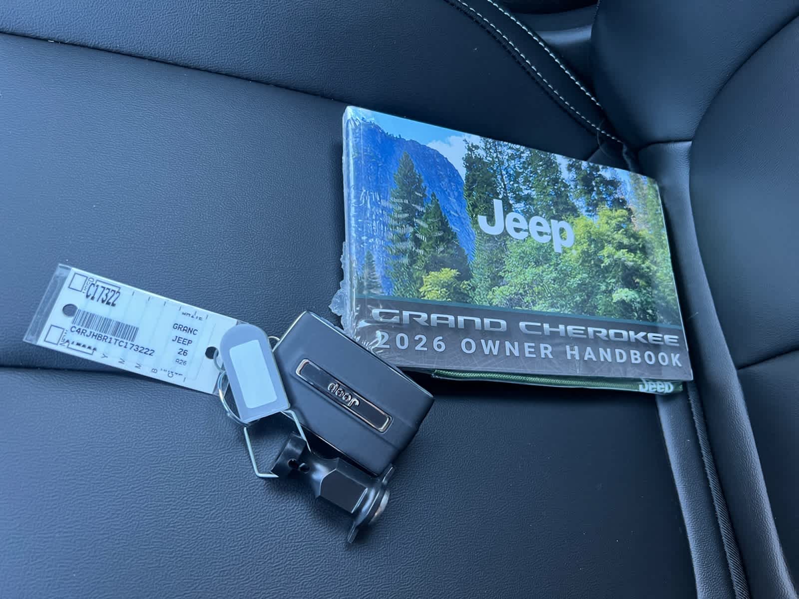 new 2026 Jeep Grand Cherokee car, priced at $47,985