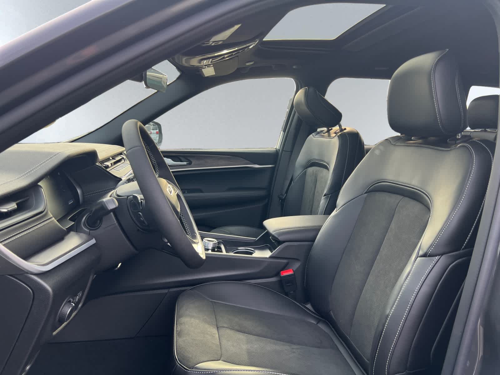 new 2026 Jeep Grand Cherokee car, priced at $48,750