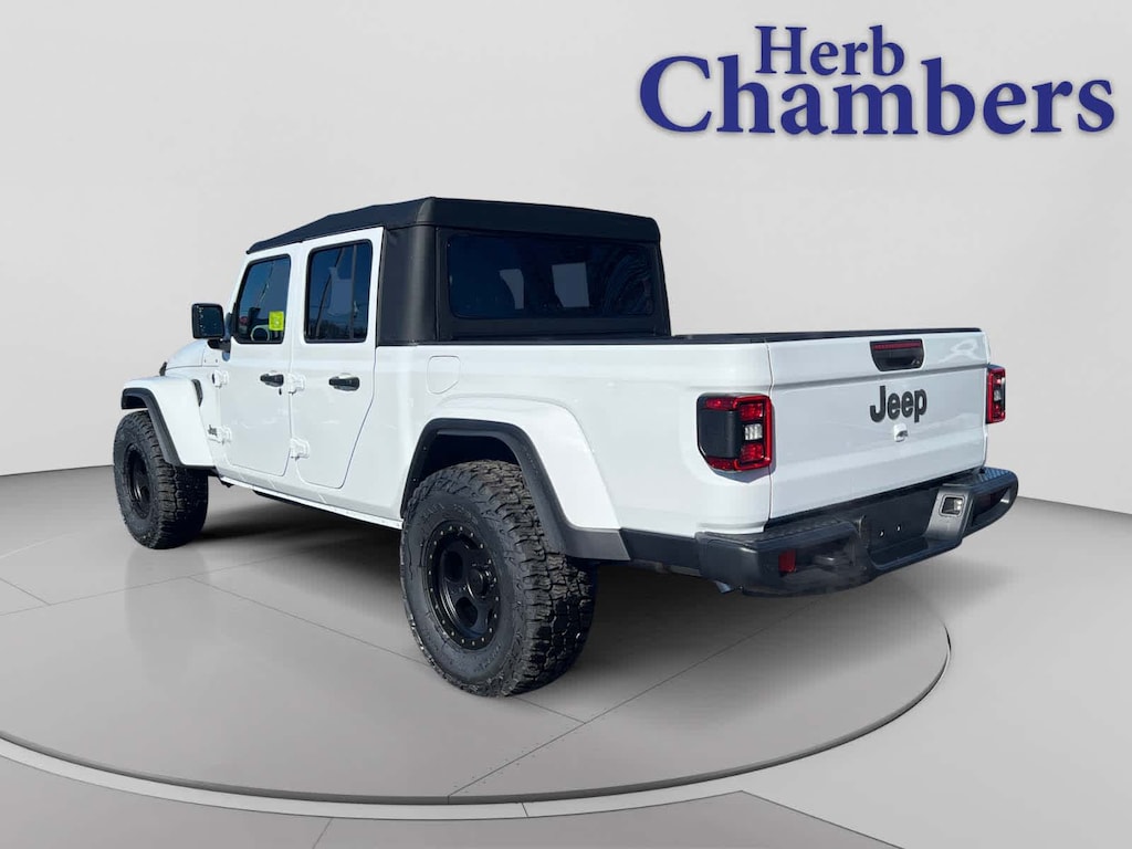 New 2025 Jeep Gladiator SPORT S 4X4 Pickup