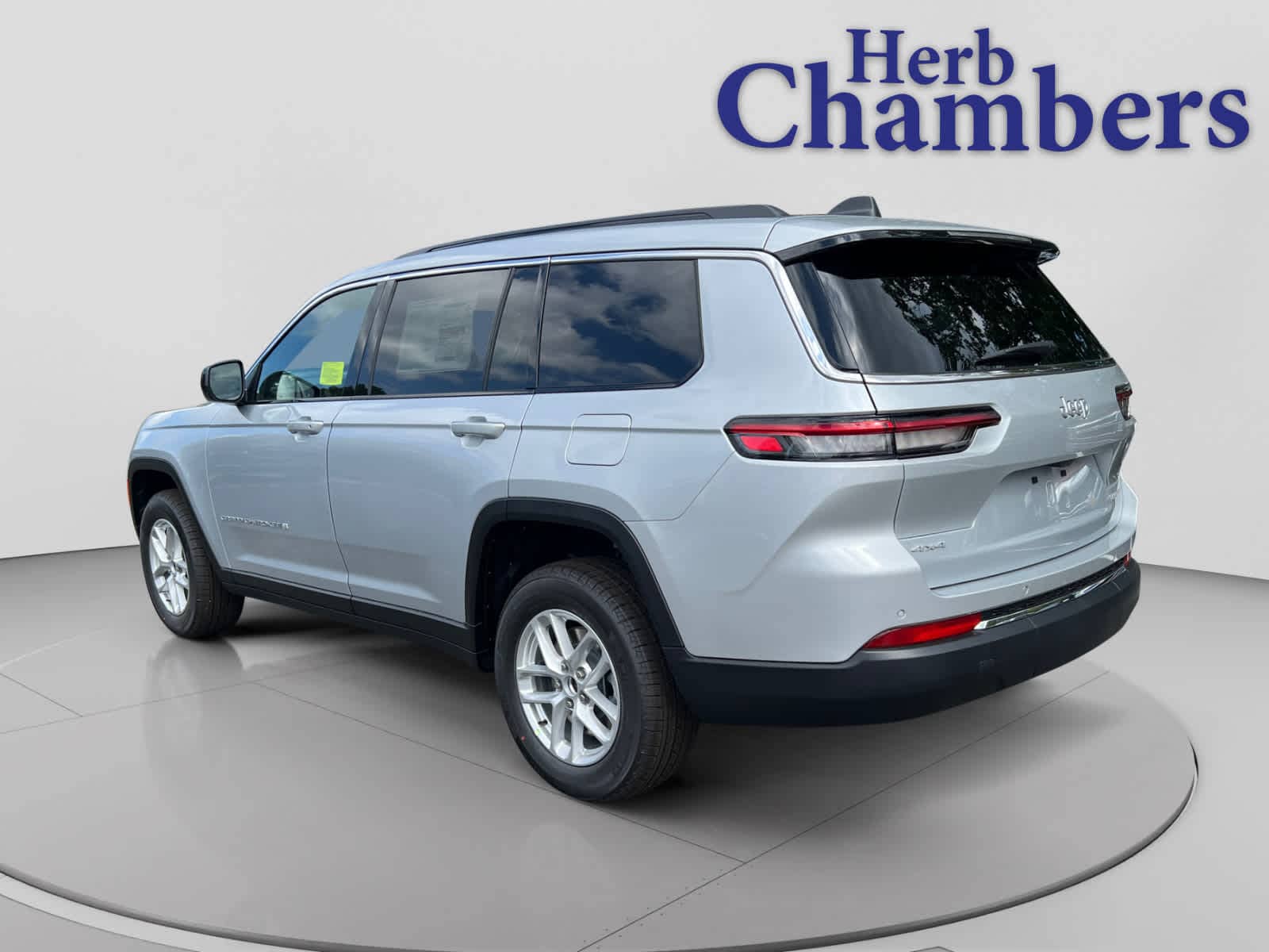 new 2025 Jeep Grand Cherokee car, priced at $40,525