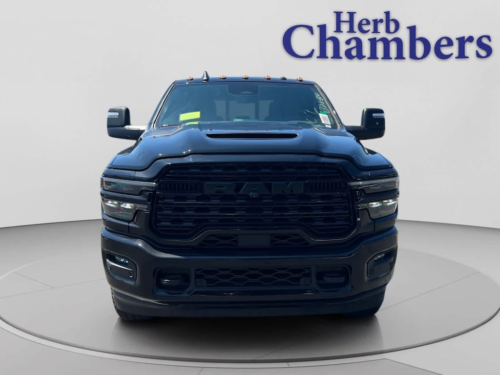 New 2026 Ram 2500 LIMITED CREW CAB 4X4 6'4 BOX Pickup