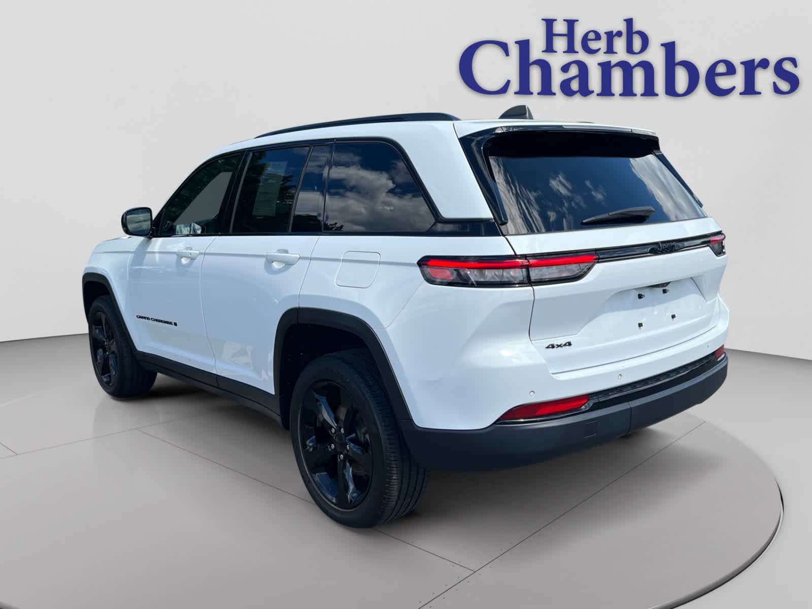 used 2023 Jeep Grand Cherokee car, priced at $34,297