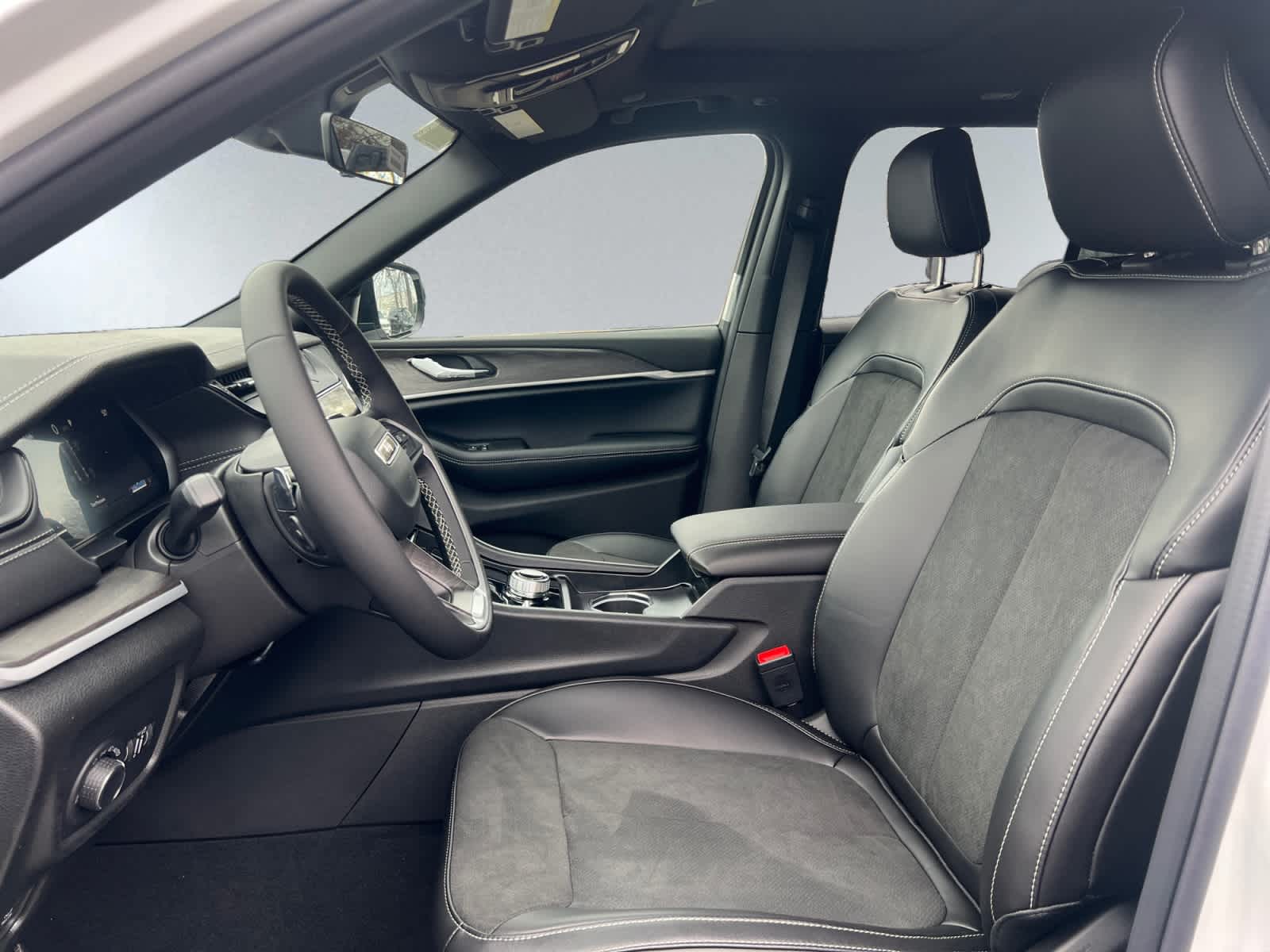 new 2026 Jeep Grand Cherokee car, priced at $48,155