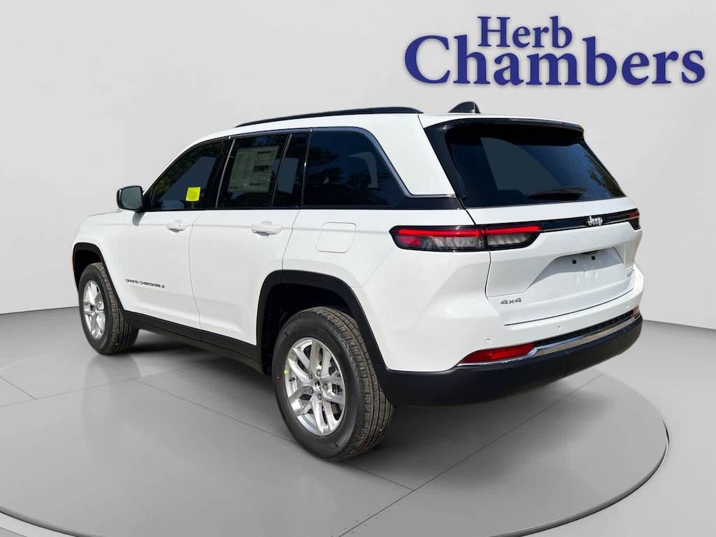 New 2025 Jeep Grand Cherokee LAREDO X 4X4 Sport Utility