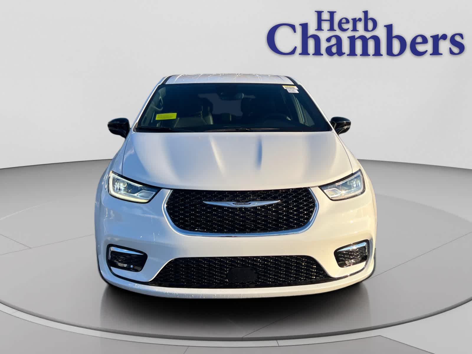 new 2026 Chrysler Pacifica car, priced at $46,335