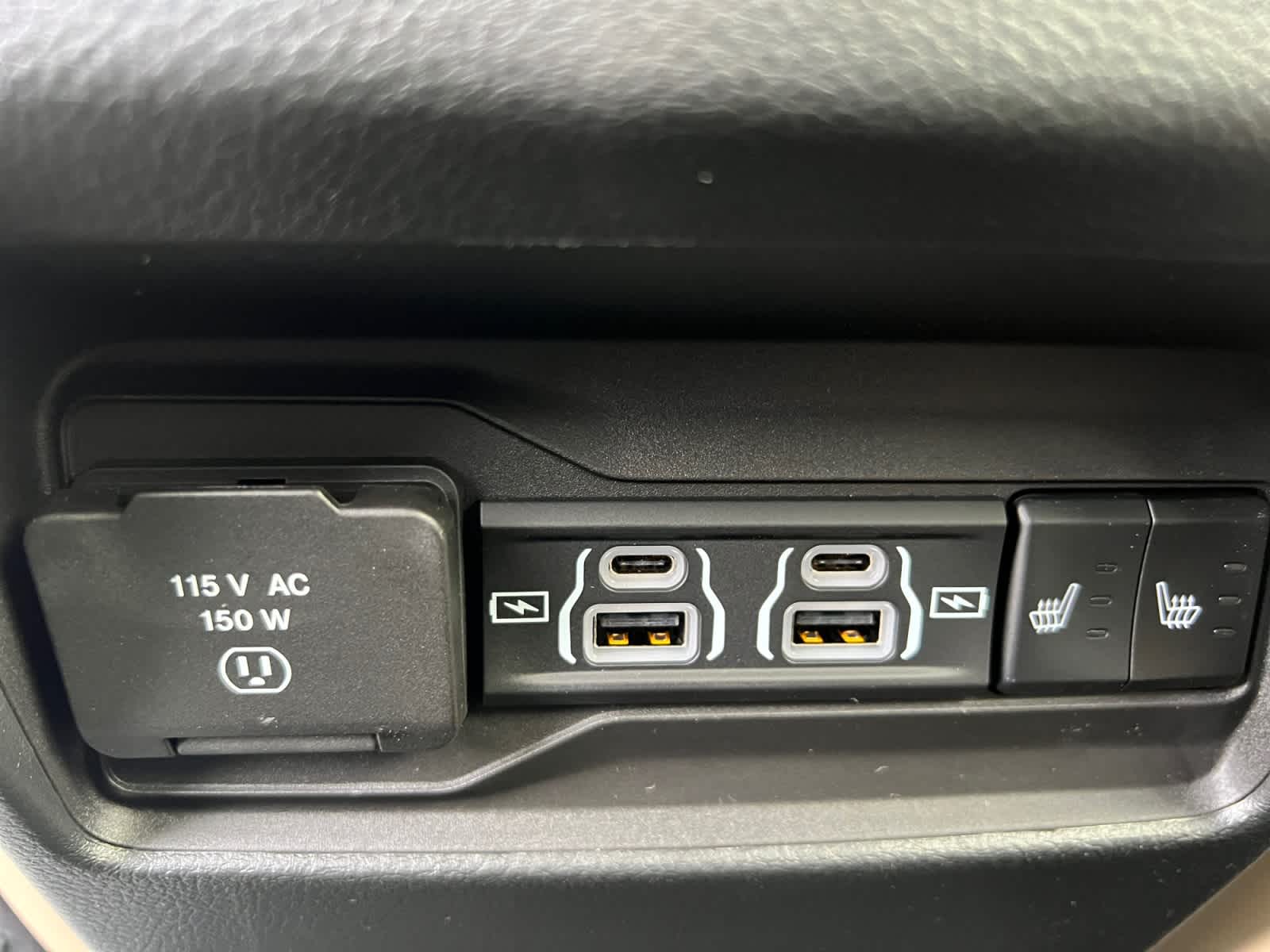 new 2025 Jeep Grand Cherokee car, priced at $47,405