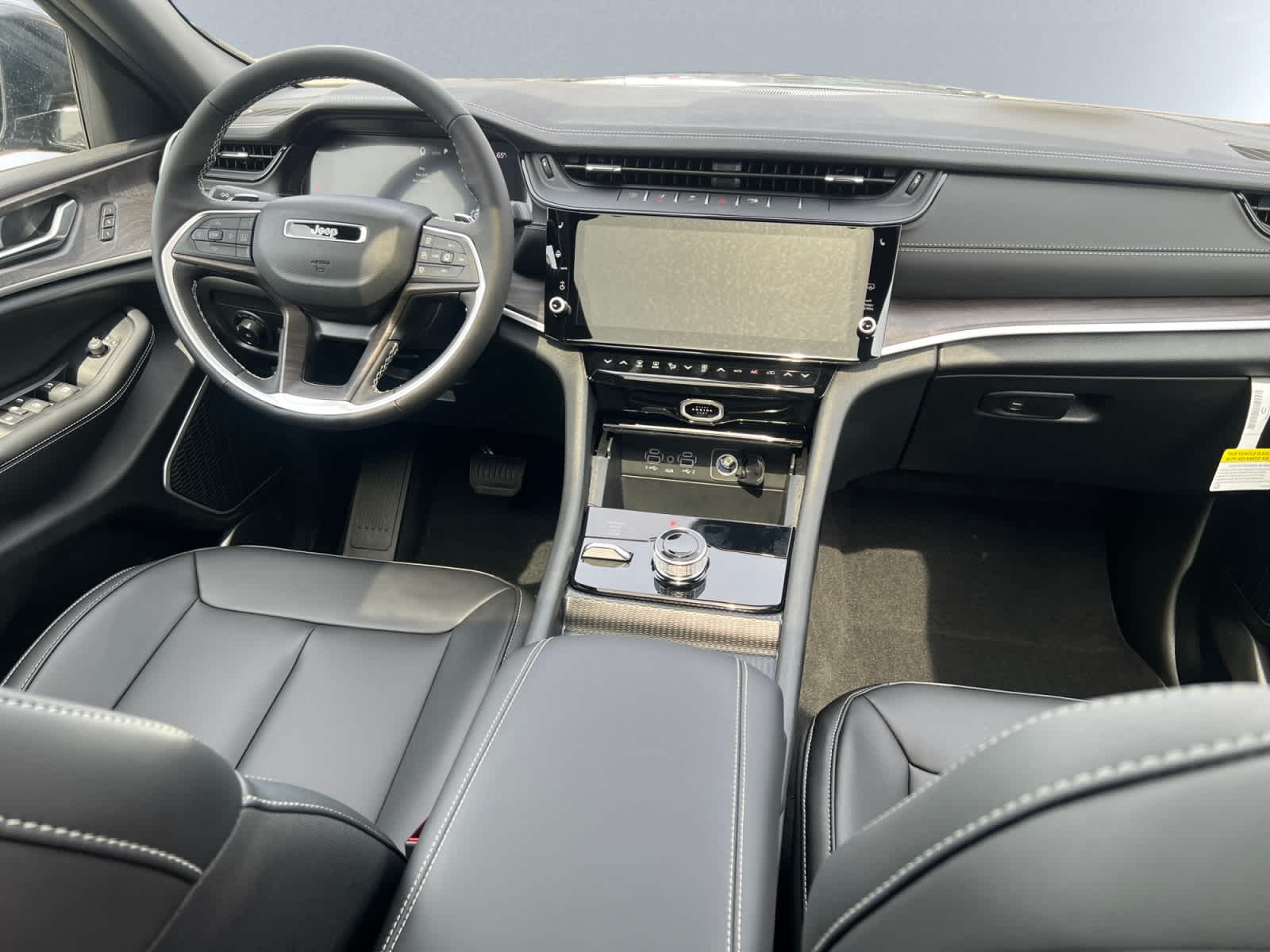 new 2026 Jeep Grand Cherokee car, priced at $53,225