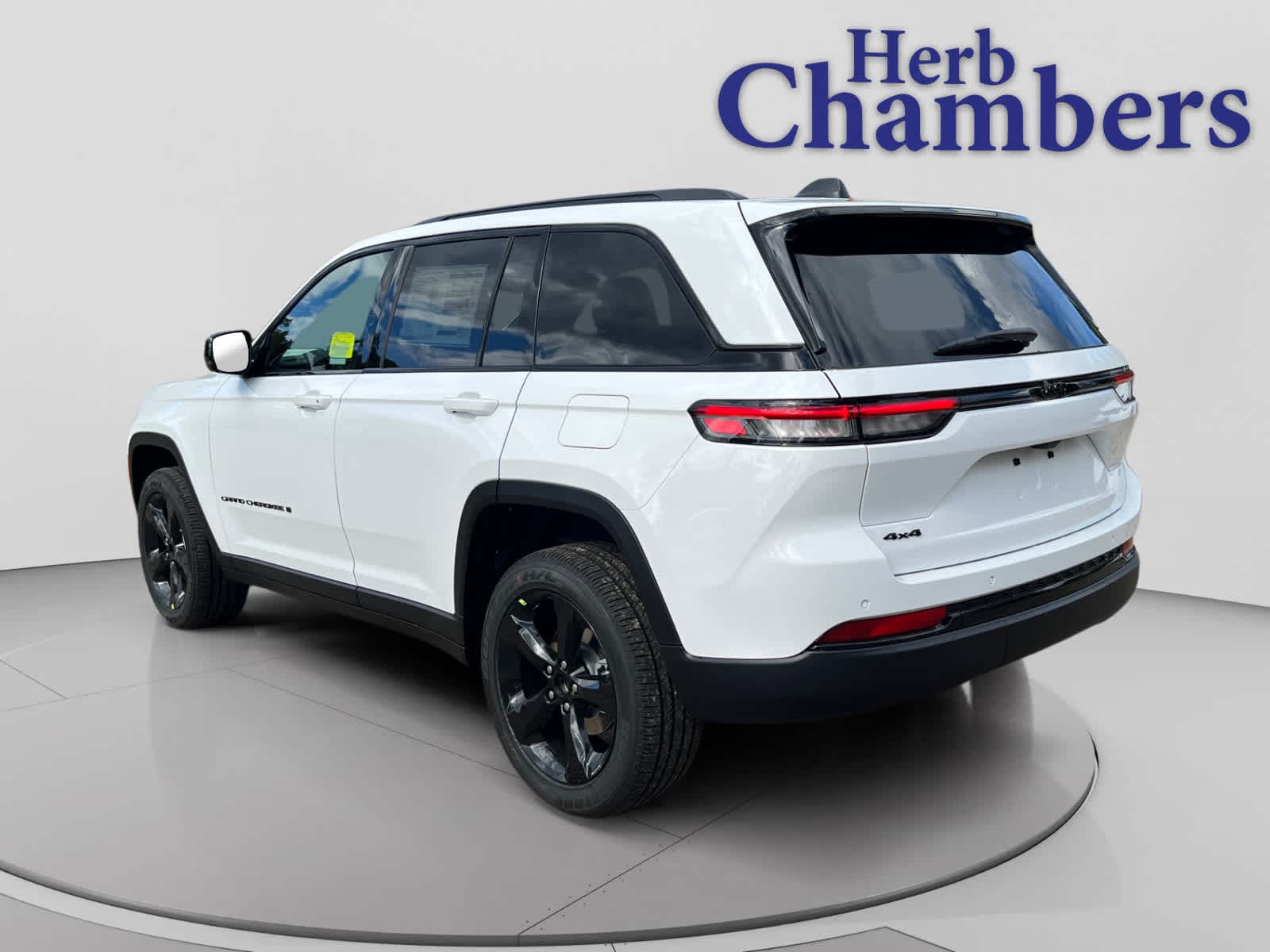 new 2025 Jeep Grand Cherokee car, priced at $45,175
