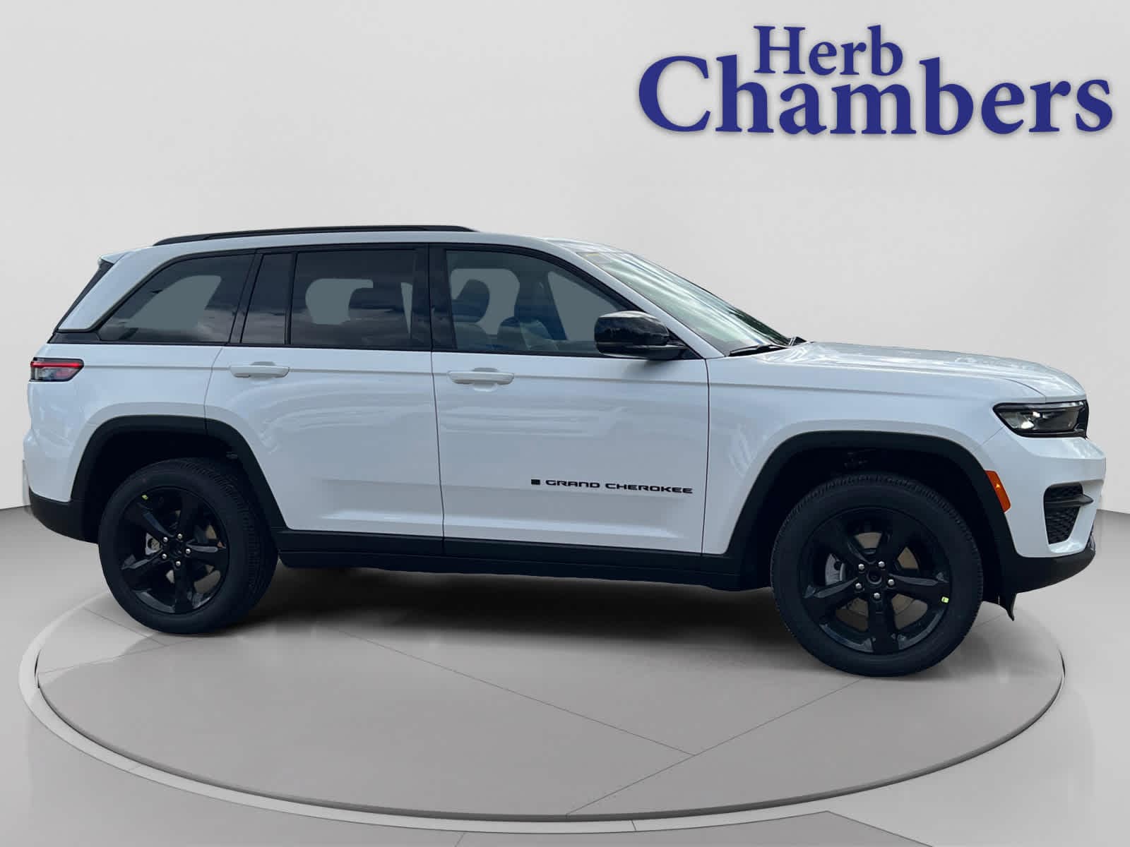 new 2025 Jeep Grand Cherokee car, priced at $45,175
