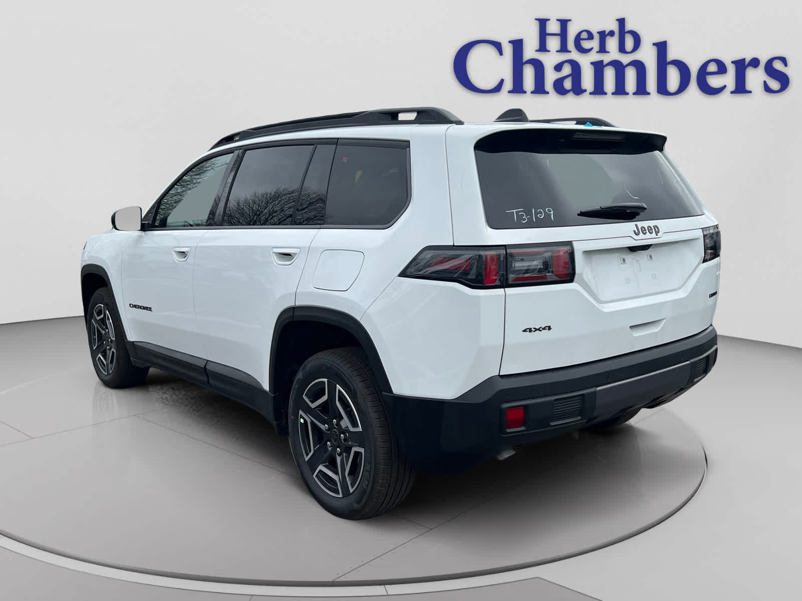 new 2026 Jeep Cherokee car, priced at $43,815
