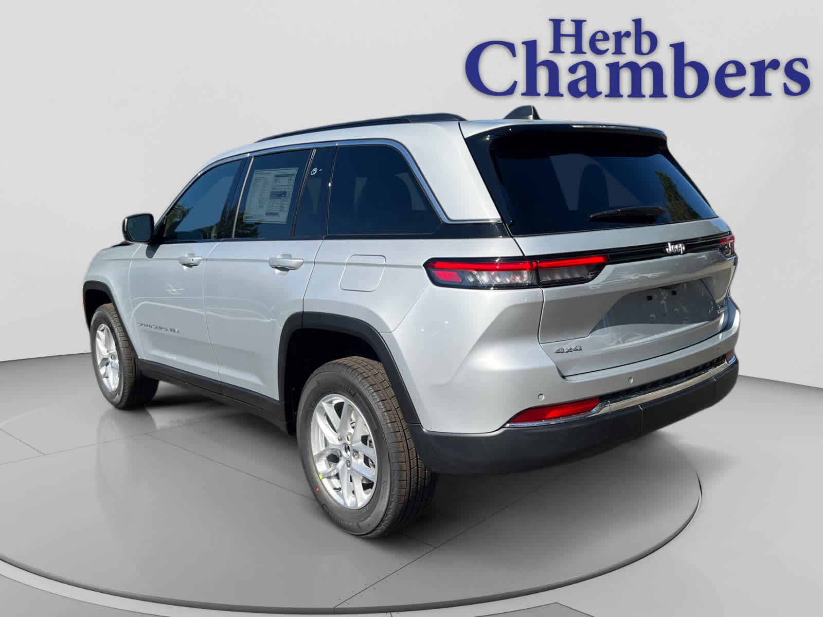 new 2025 Jeep Grand Cherokee car, priced at $38,775