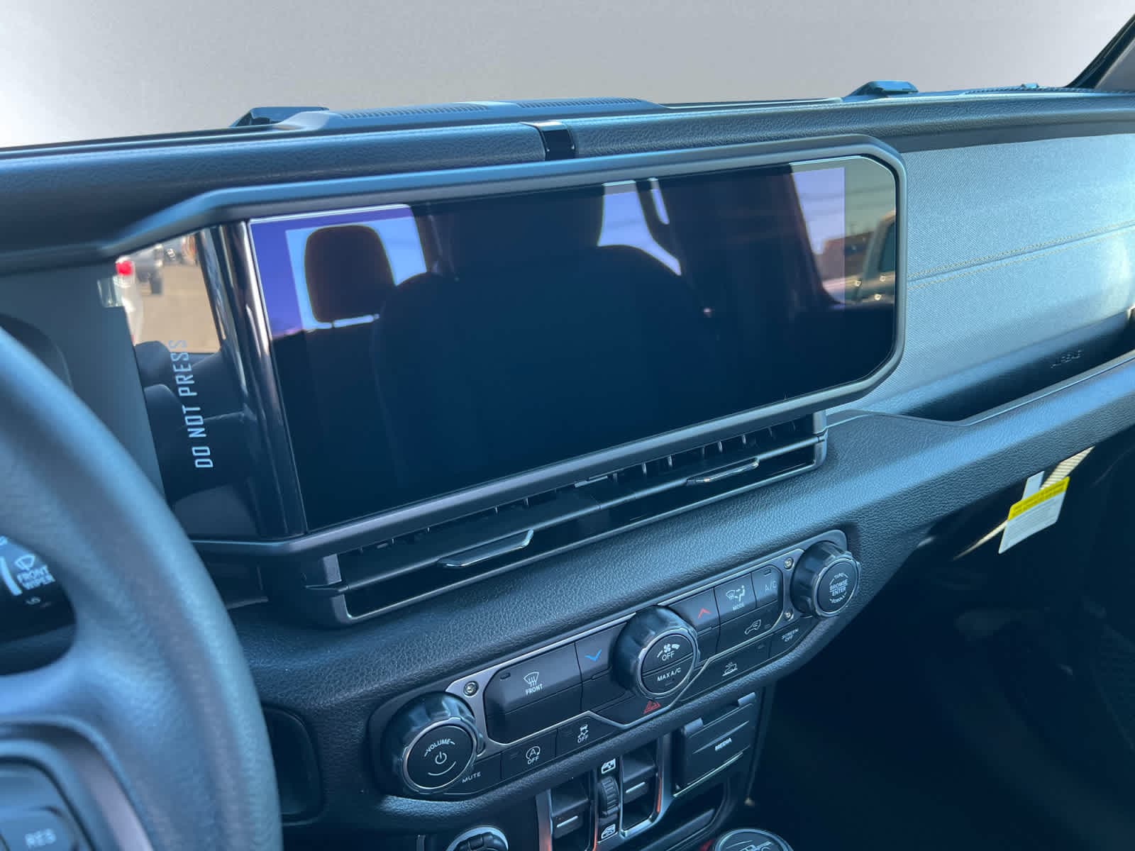 new 2026 Jeep Gladiator car, priced at $42,310