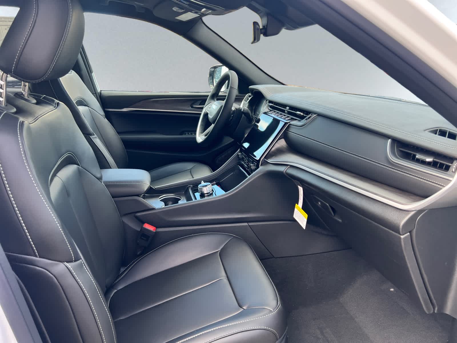 new 2025 Jeep Grand Cherokee car, priced at $49,340