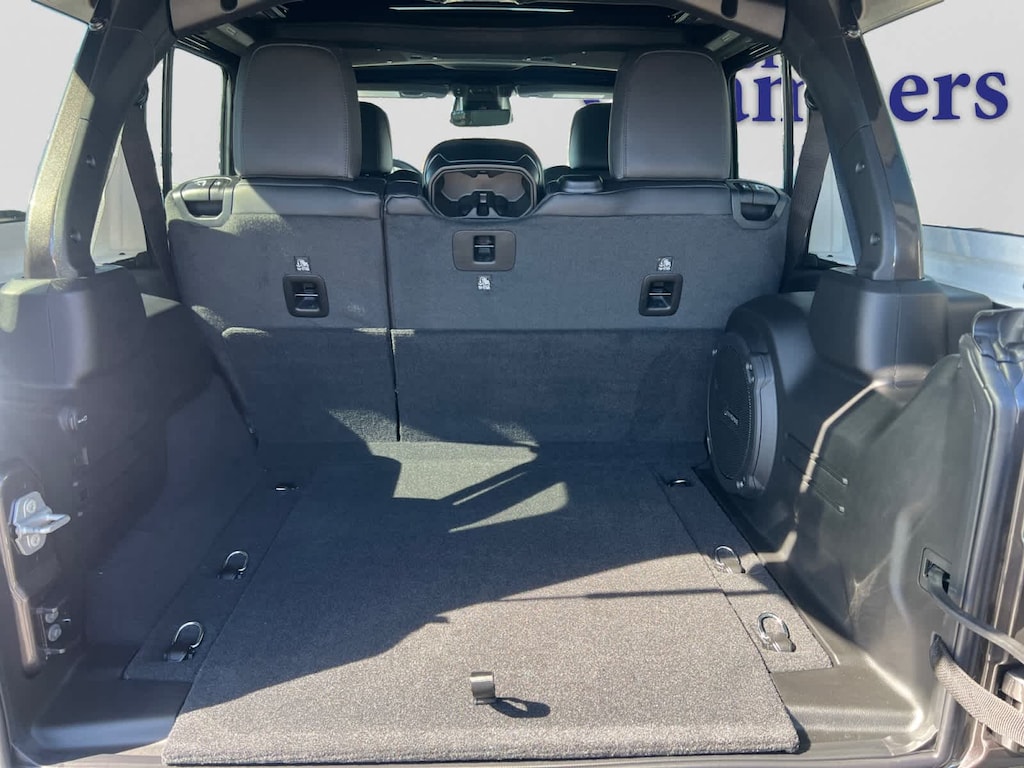 New 2026 Jeep Wrangler 4-DOOR SAHARA Sport Utility