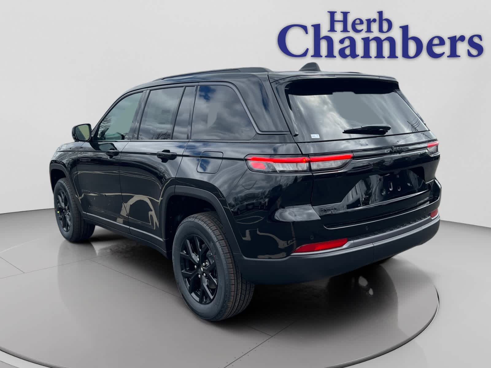 new 2026 Jeep Grand Cherokee car, priced at $48,170