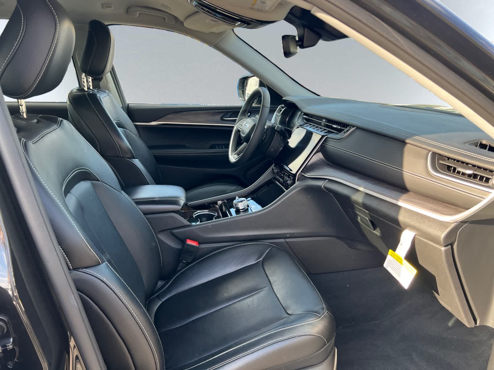 used 2023 Jeep Grand Cherokee car, priced at $36,397