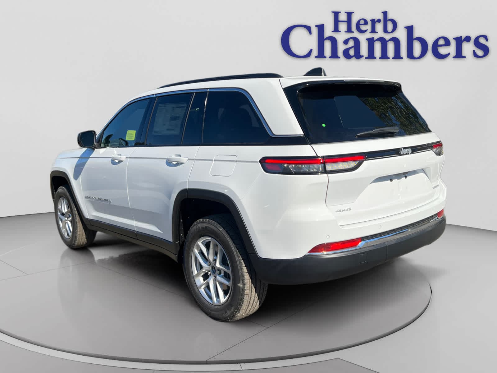 new 2025 Jeep Grand Cherokee car, priced at $38,180
