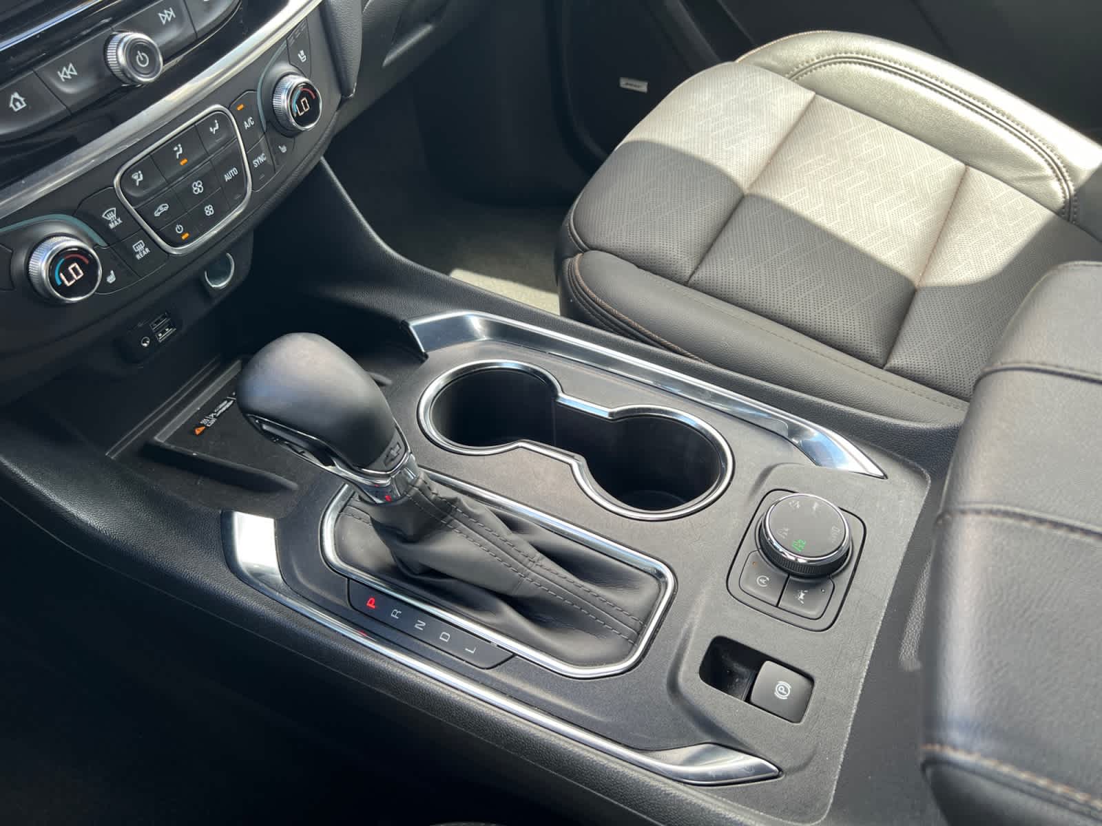 used 2023 Chevrolet Traverse car, priced at $38,497
