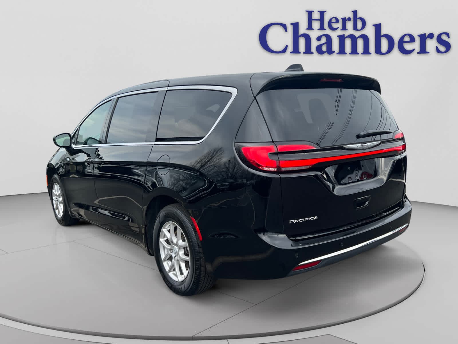 used 2025 Chrysler Pacifica car, priced at $33,497