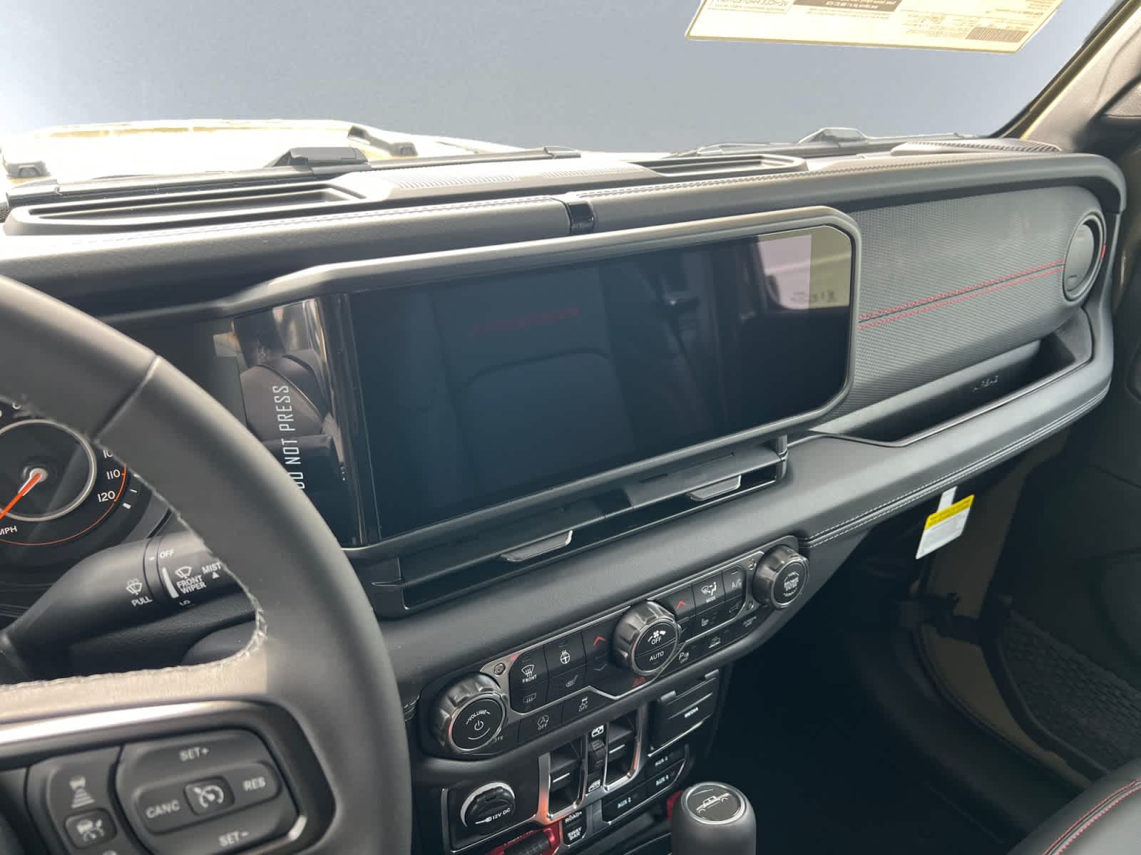 new 2026 Jeep Gladiator car, priced at $65,100