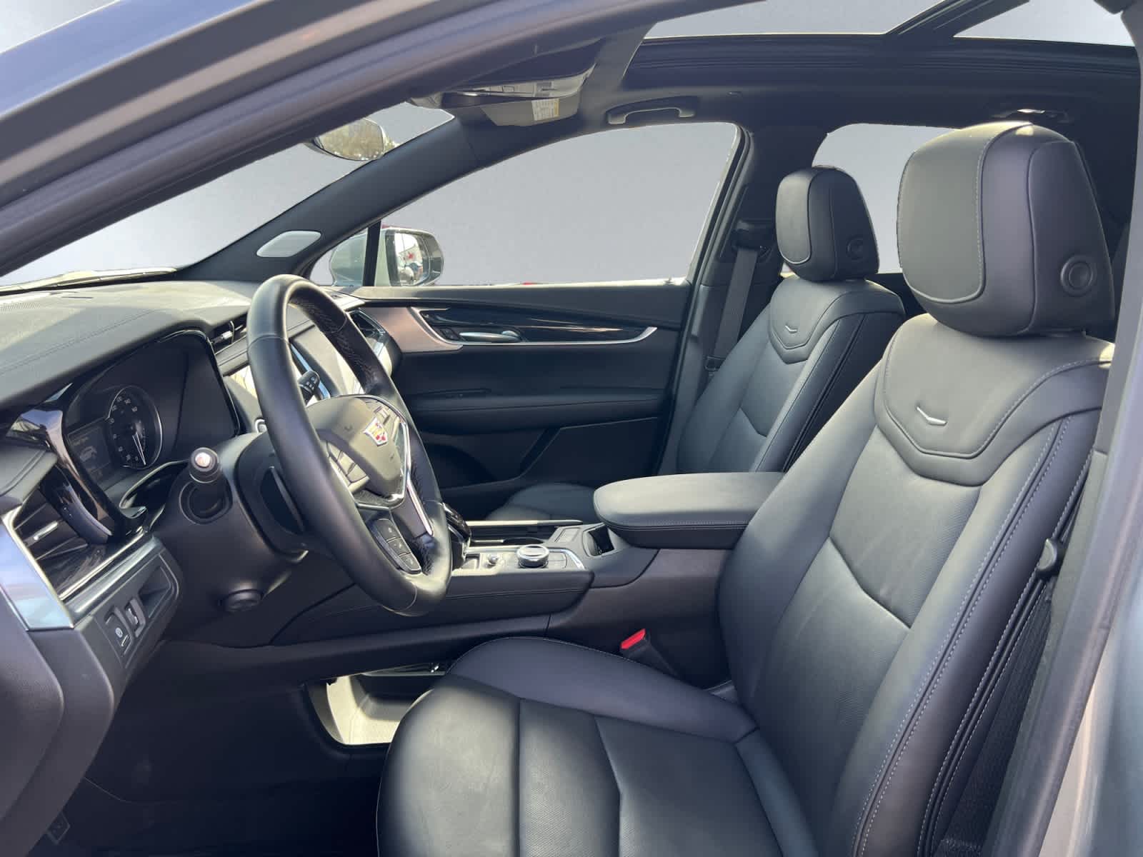 used 2023 Cadillac XT5 car, priced at $32,497