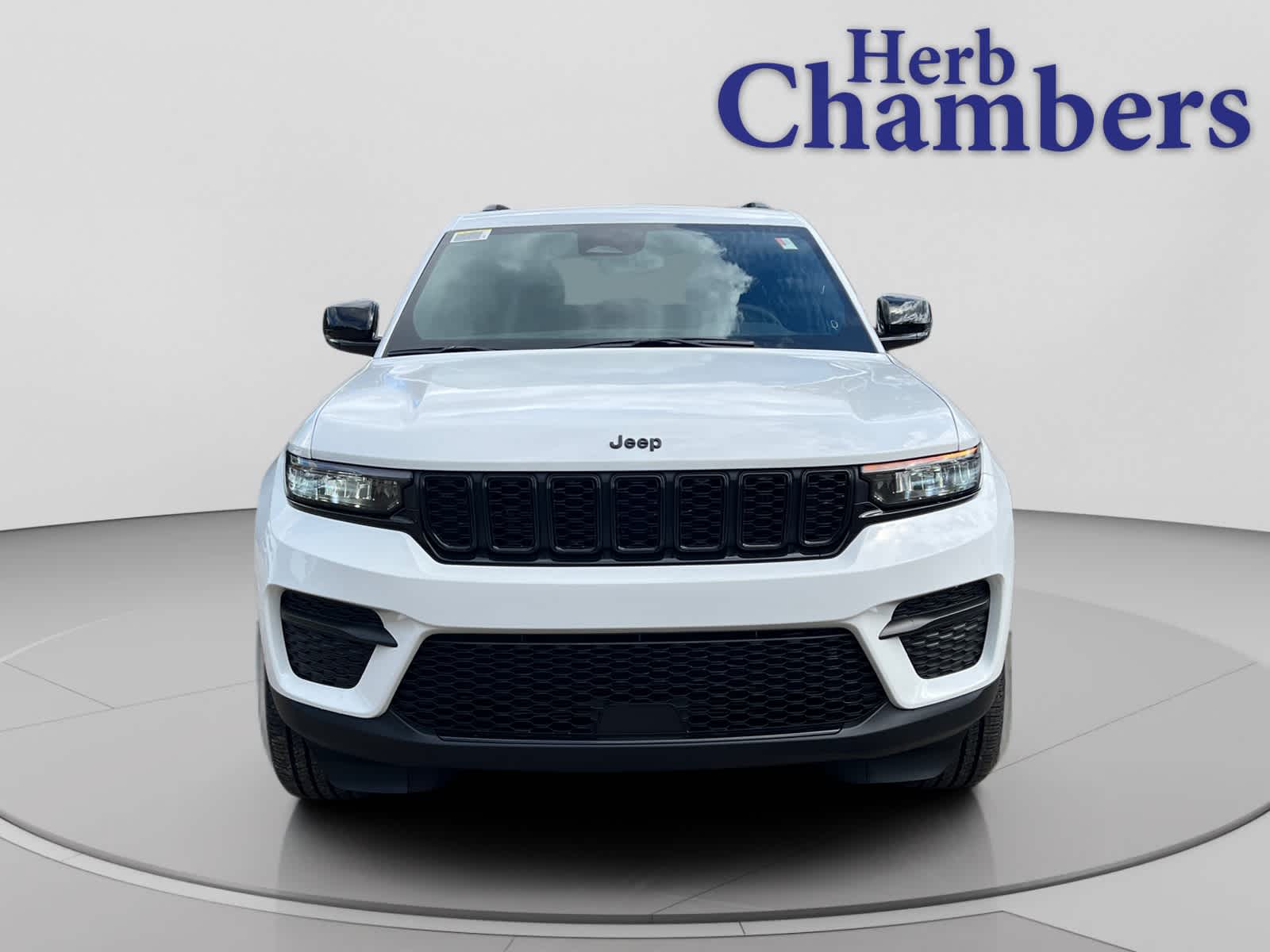 new 2025 Jeep Grand Cherokee car, priced at $45,175