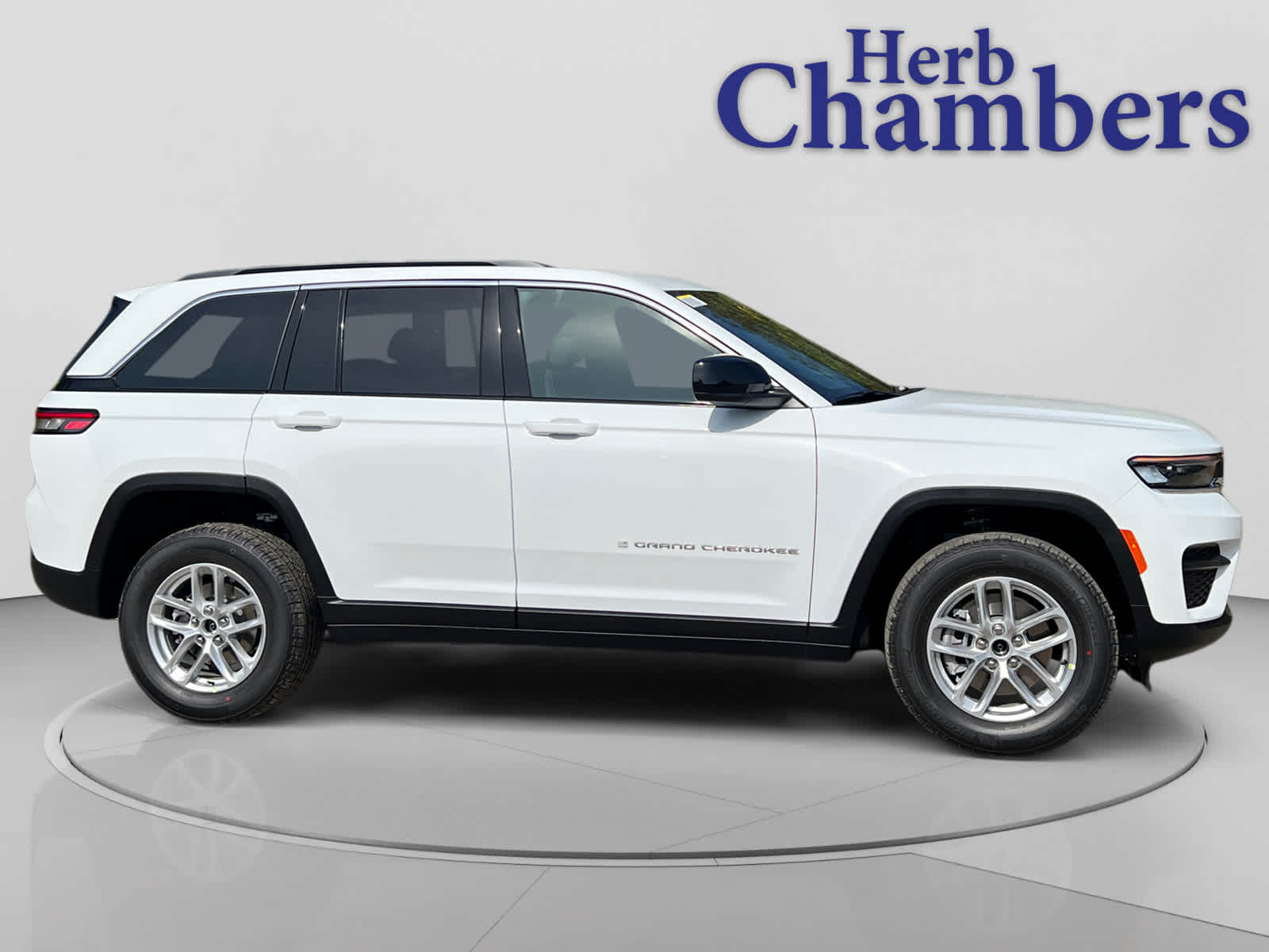 new 2025 Jeep Grand Cherokee car, priced at $38,180