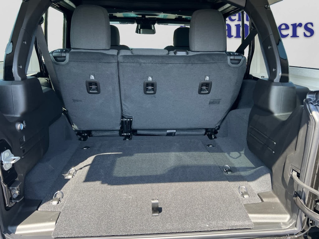 New 2026 Jeep Wrangler 4-DOOR RUBICON Sport Utility