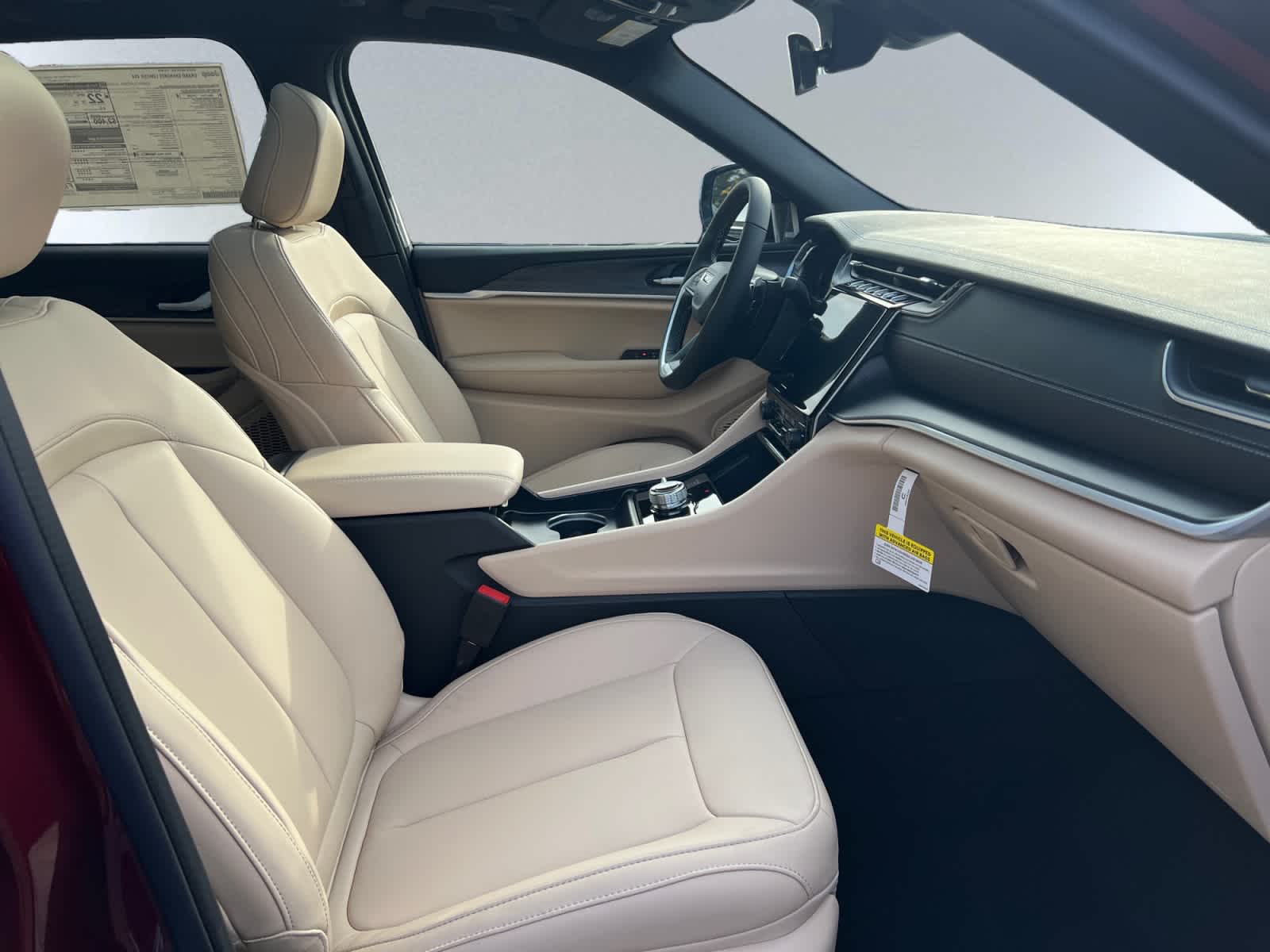 new 2025 Jeep Grand Cherokee car, priced at $47,405