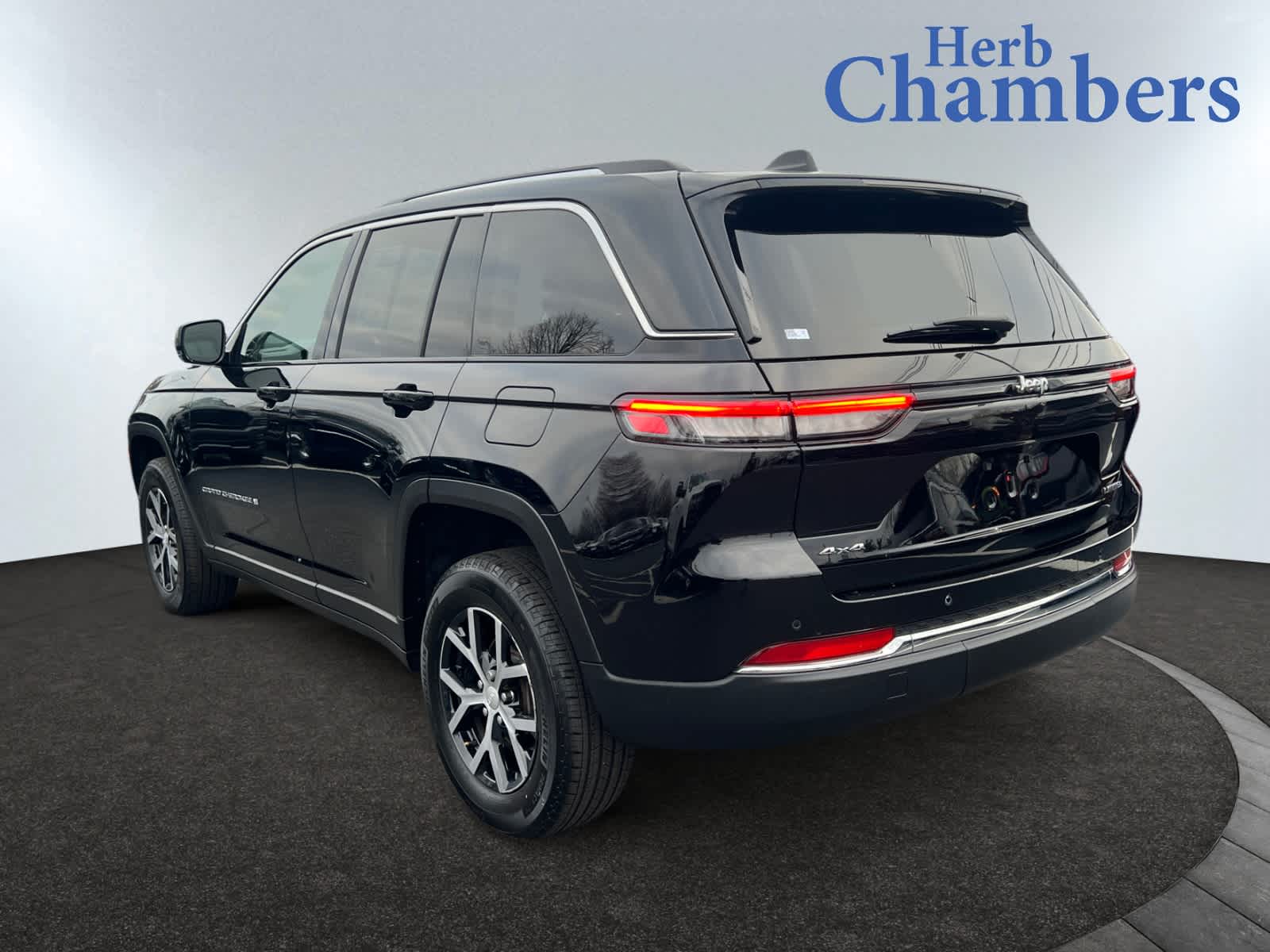 2023 Jeep Grand Cherokee Limited photo 2