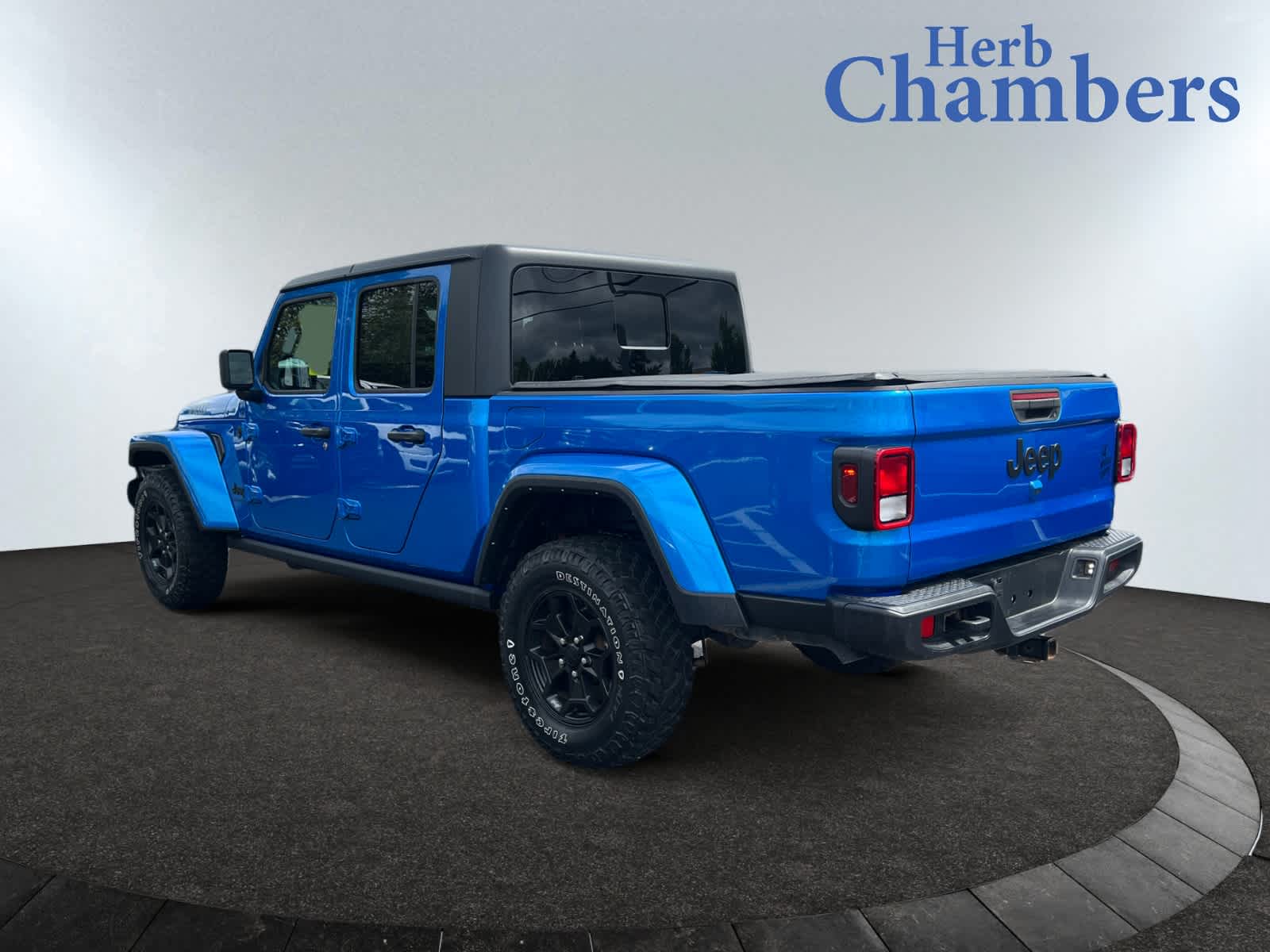 2021 Jeep Gladiator Willys photo 3