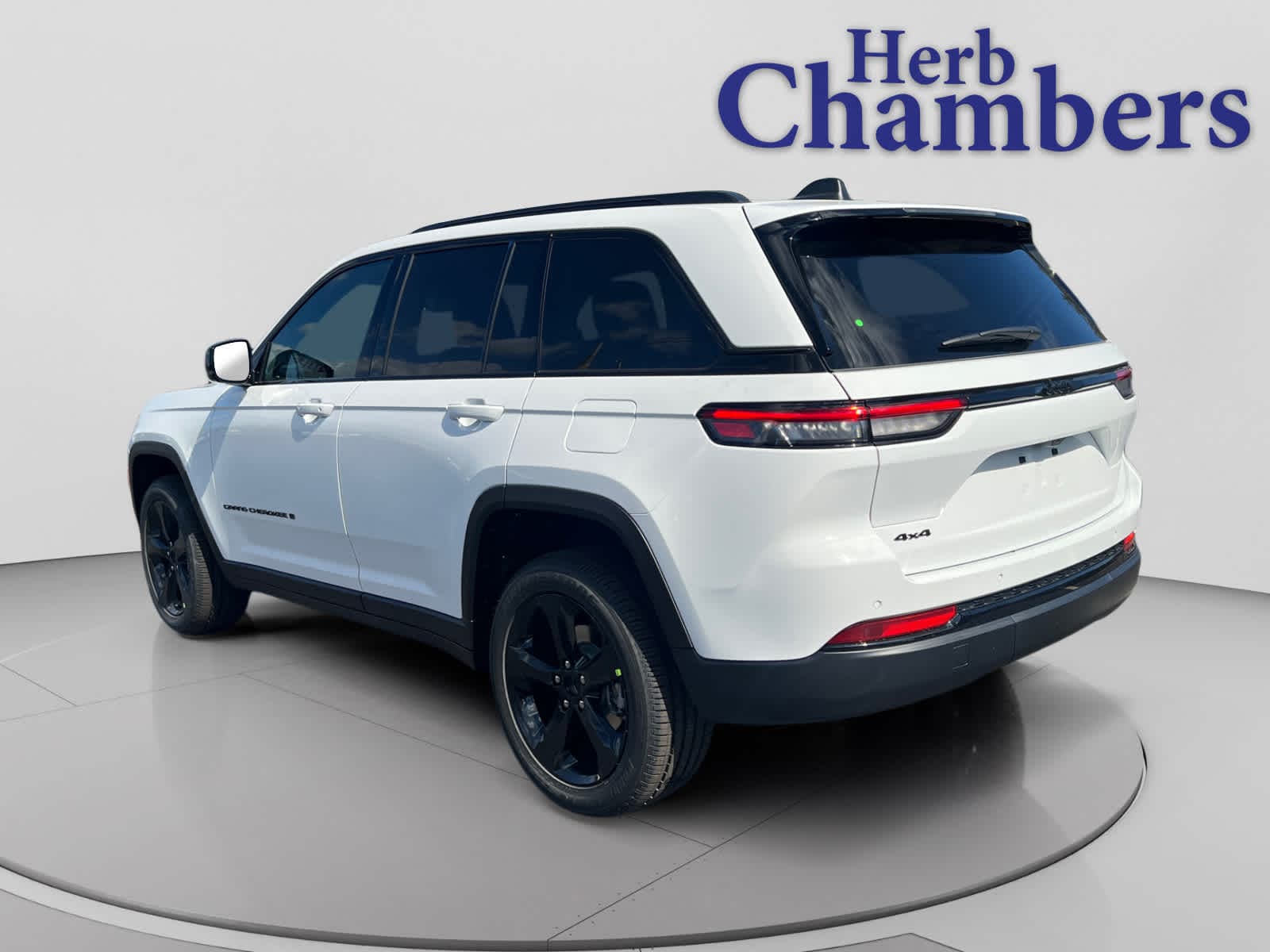 new 2025 Jeep Grand Cherokee car, priced at $45,175
