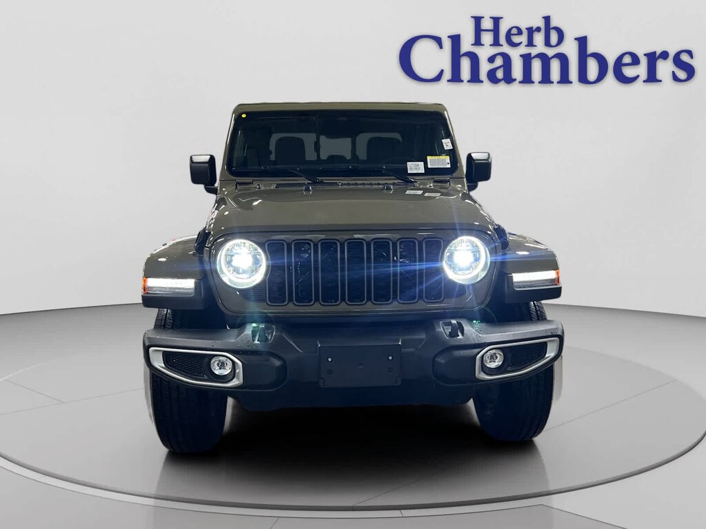 New 2026 Jeep Gladiator SAHARA 4X4 Pickup