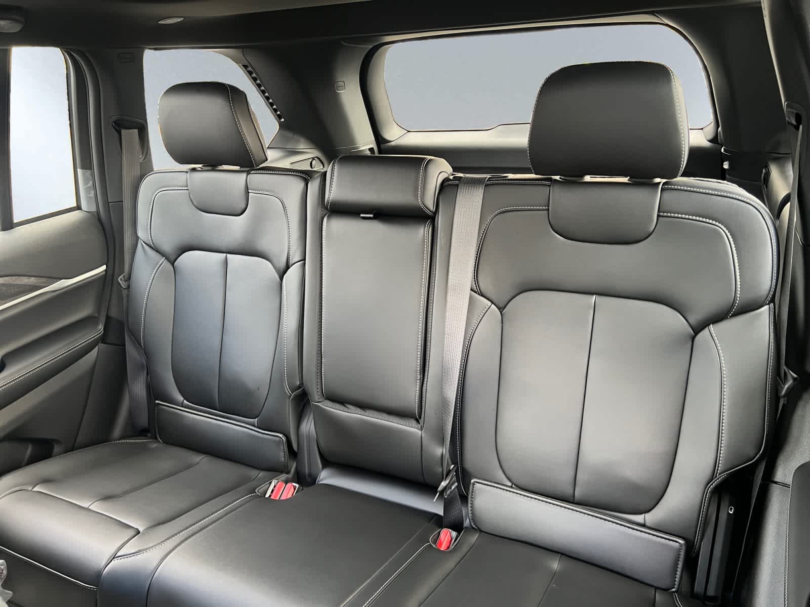 new 2025 Jeep Grand Cherokee car, priced at $47,405