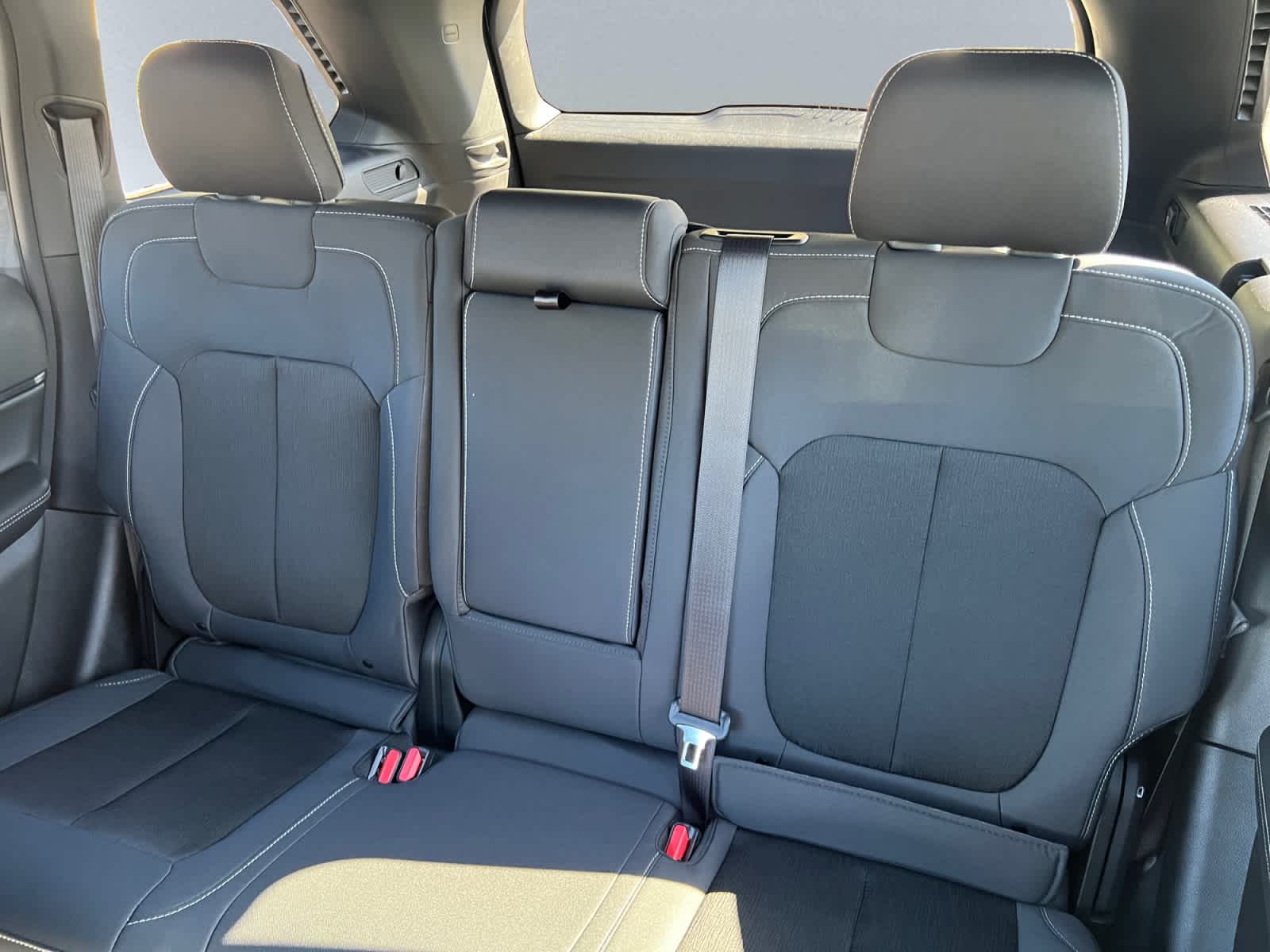 new 2025 Jeep Grand Cherokee car, priced at $38,775