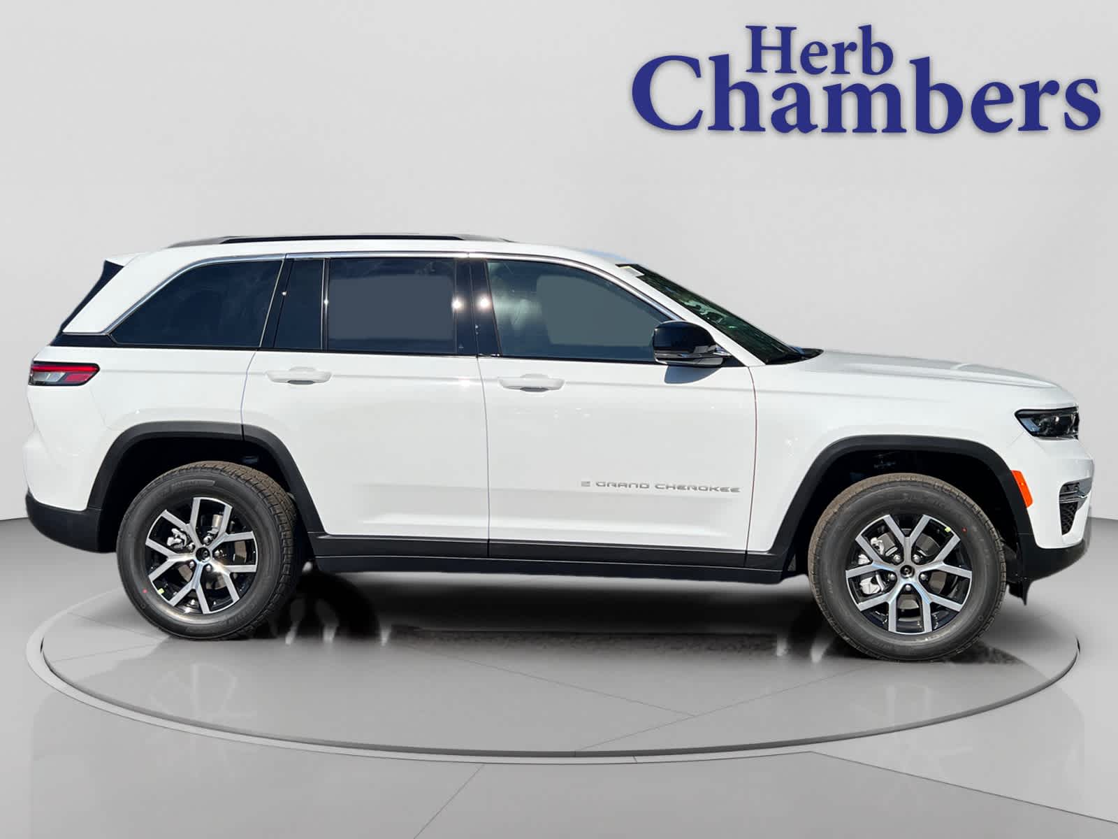 new 2025 Jeep Grand Cherokee car, priced at $47,810