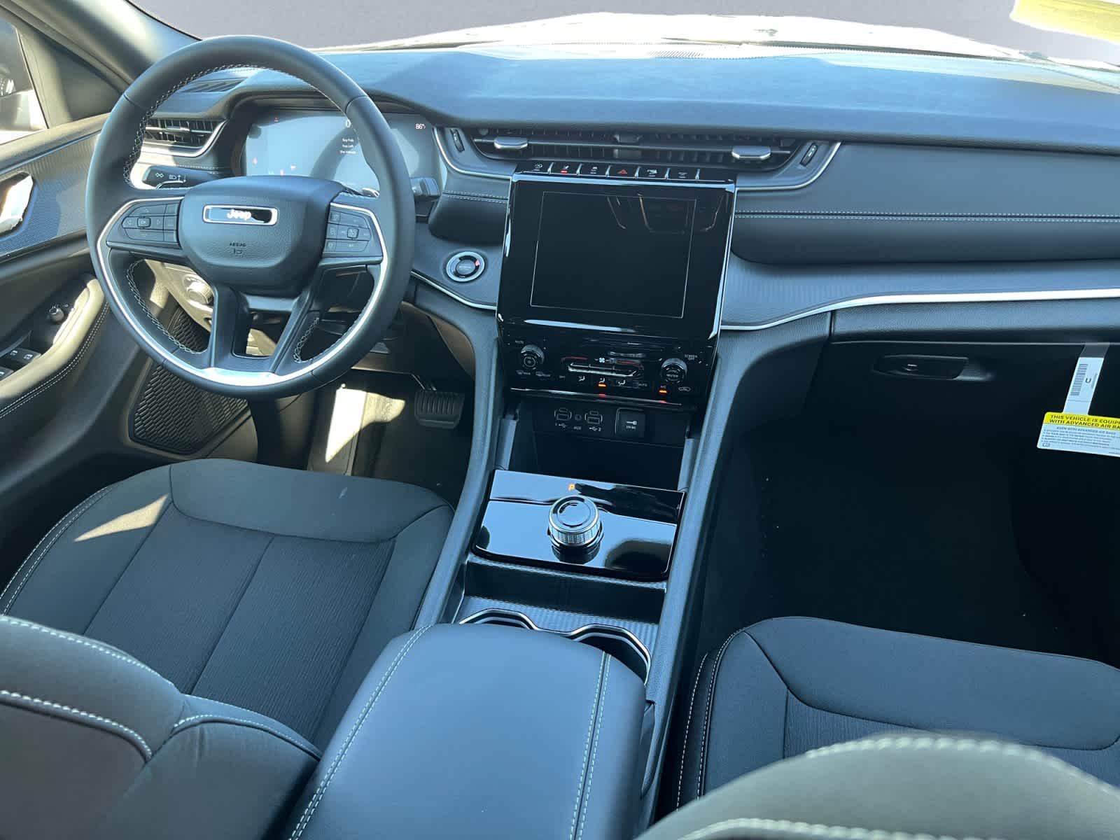 new 2025 Jeep Grand Cherokee car, priced at $38,775