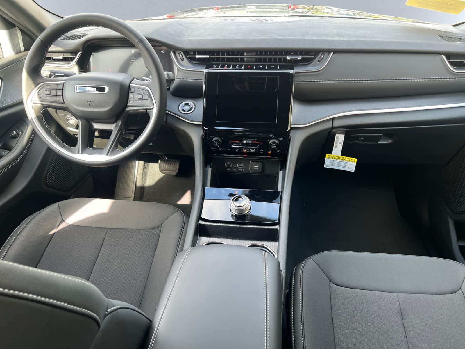 new 2025 Jeep Grand Cherokee car, priced at $38,775