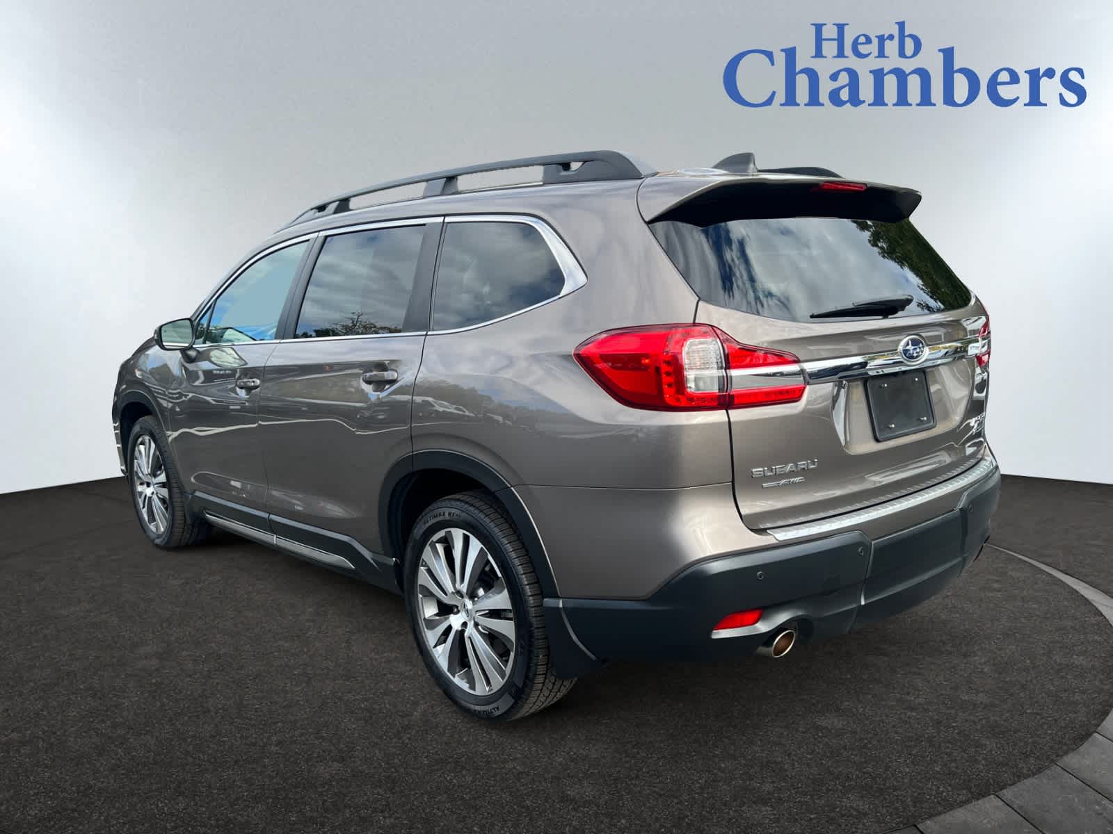 2022 Subaru Ascent Limited photo 3