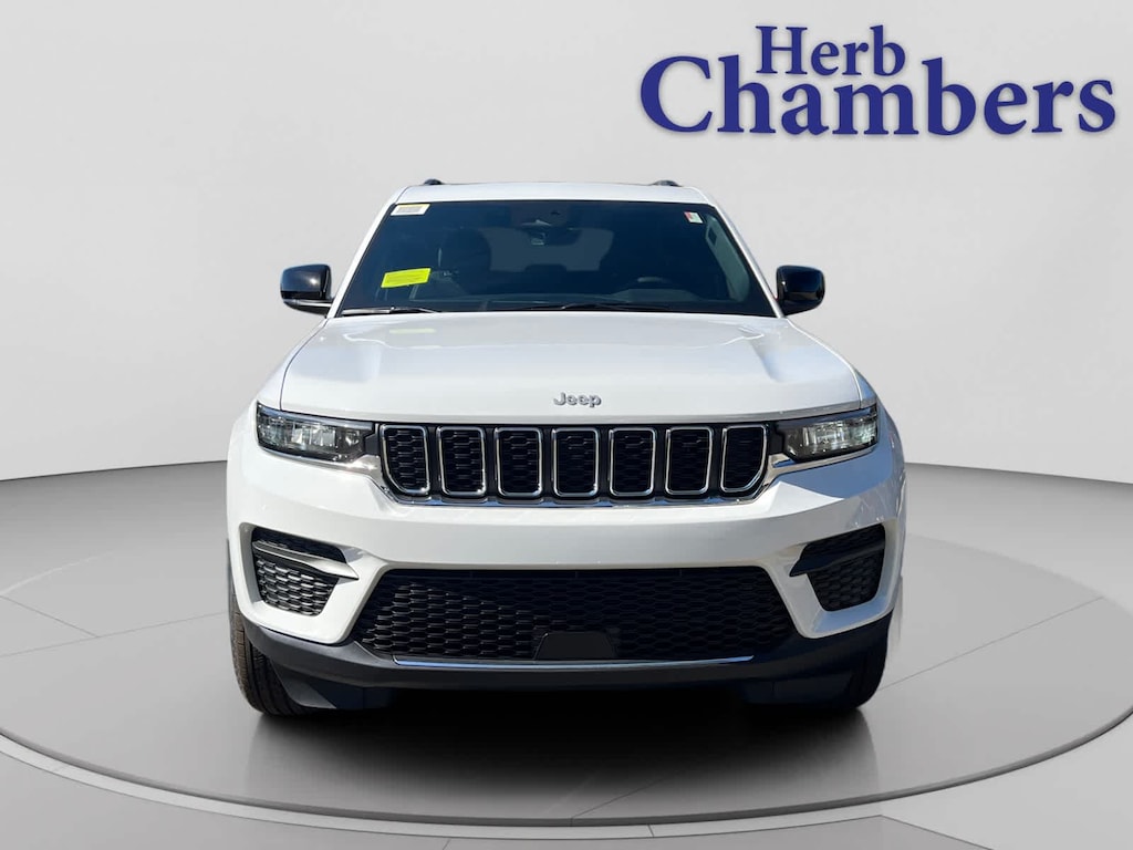 New 2025 Jeep Grand Cherokee LAREDO X 4X4 Sport Utility