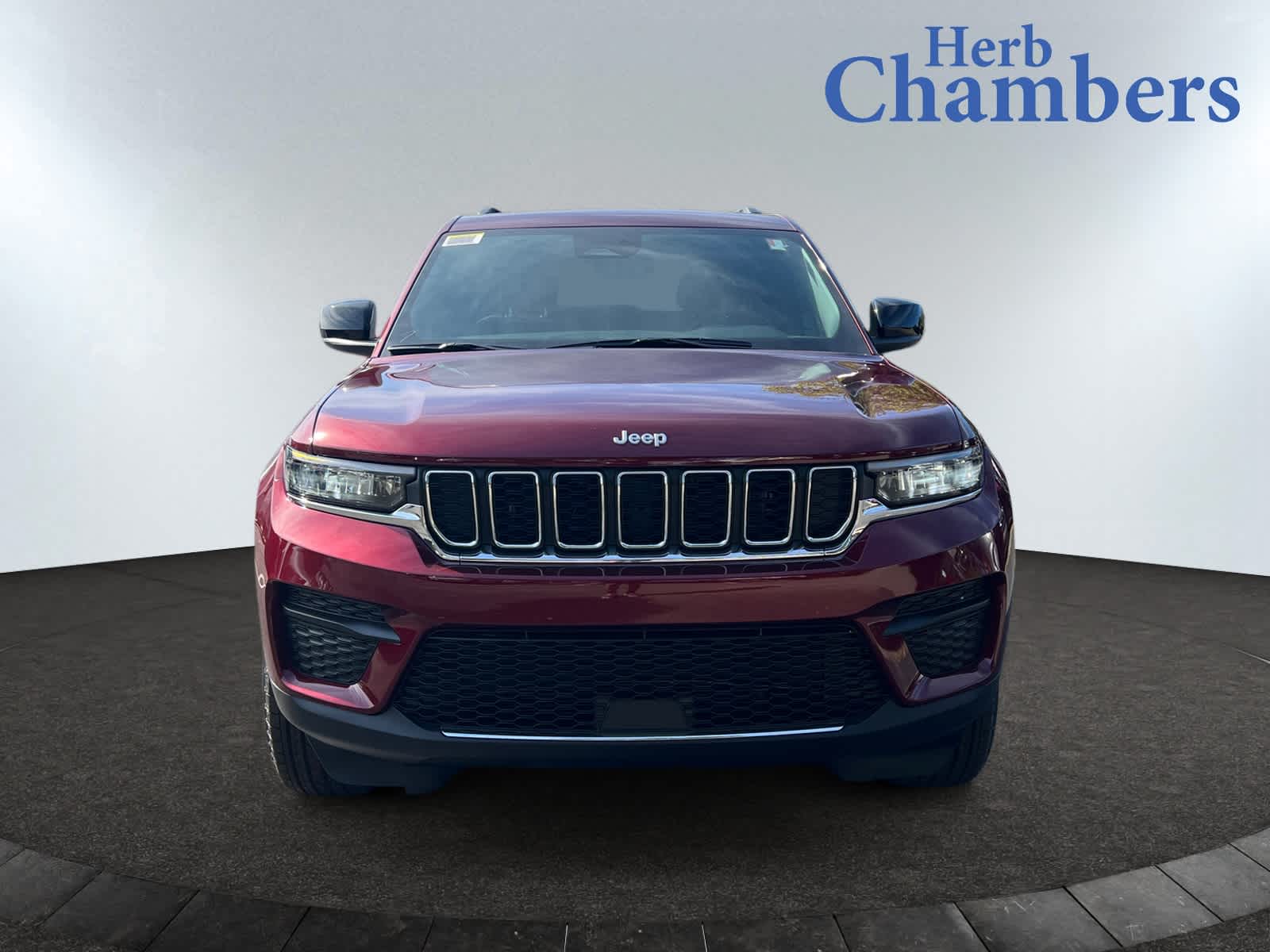 2025 Jeep Grand Cherokee Laredo photo 2