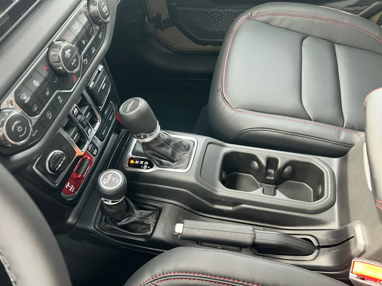 new 2026 Jeep Gladiator car, priced at $65,100