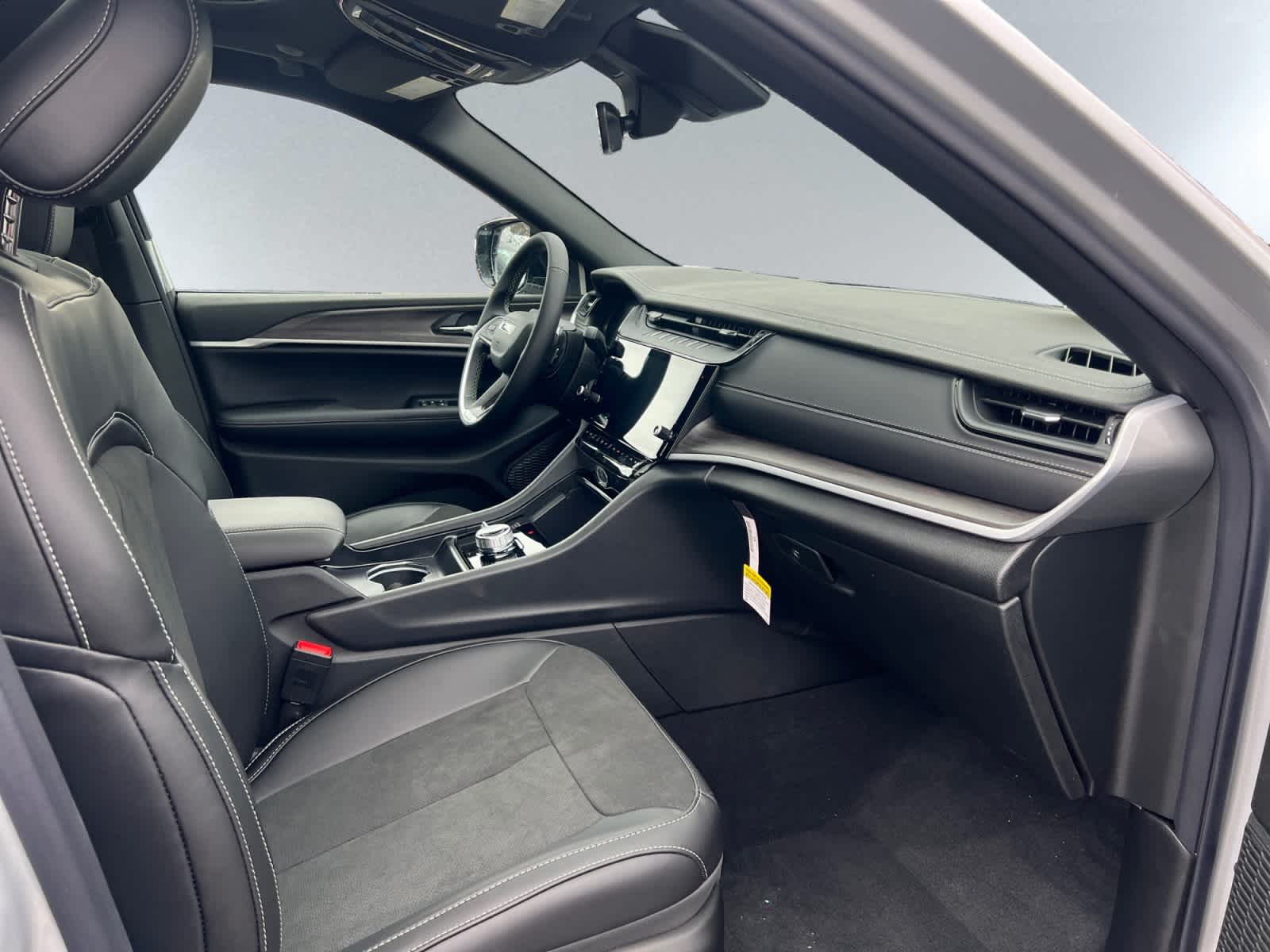 new 2026 Jeep Grand Cherokee car, priced at $48,170